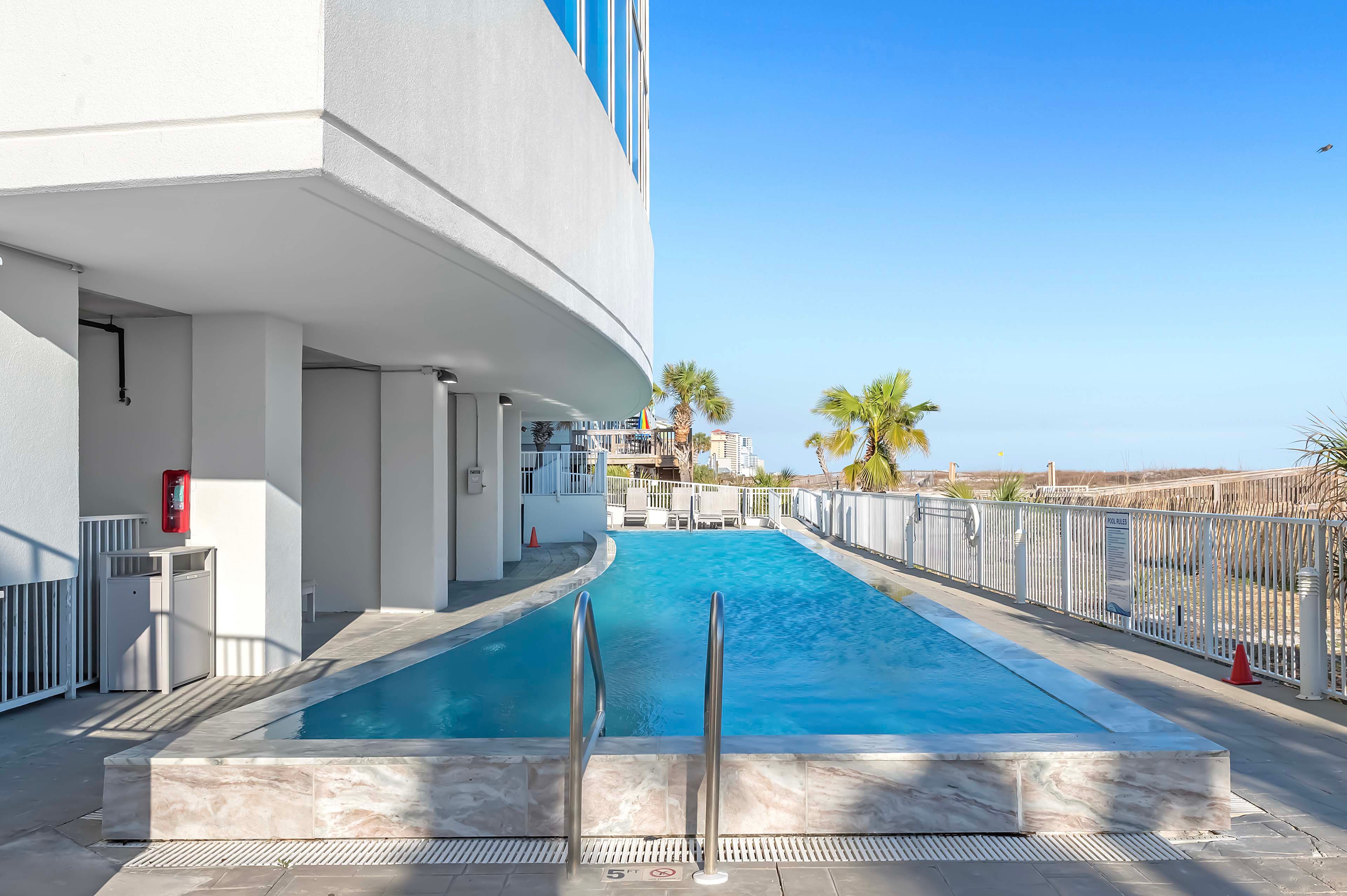 Island Tower | Community Amenities