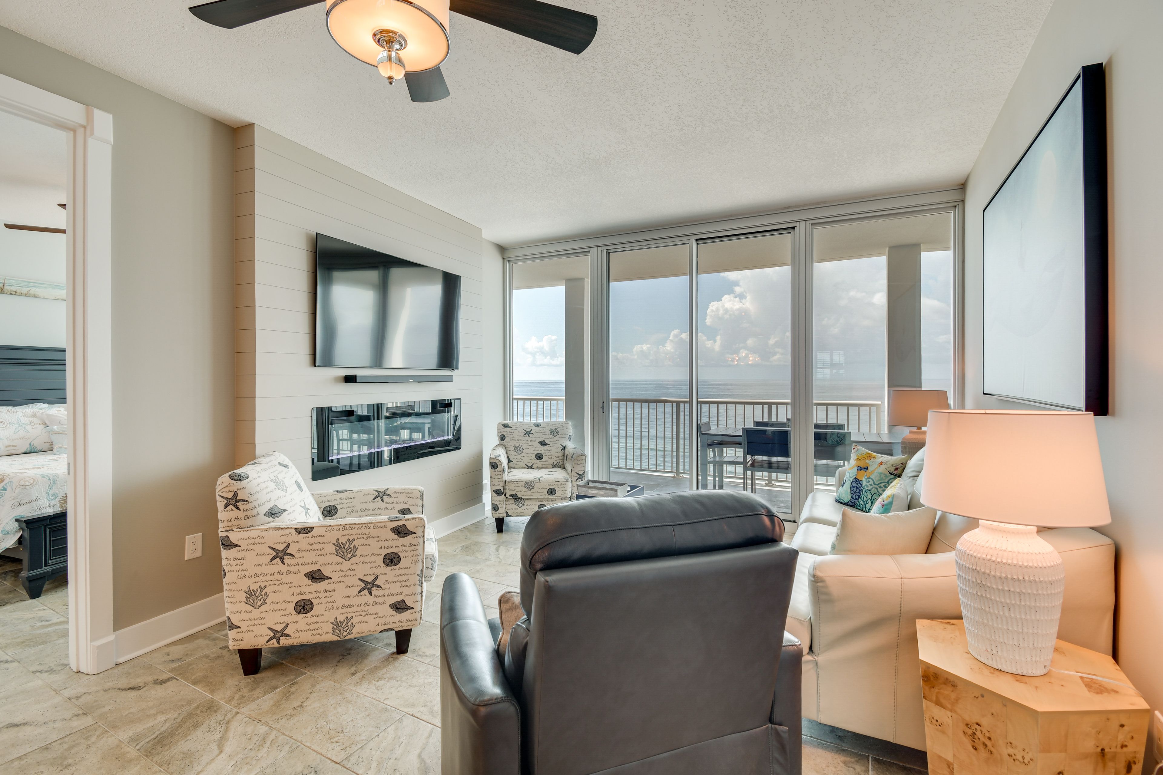 Living Room | Electric Fireplace | Smart TV | Central A/C & Heating