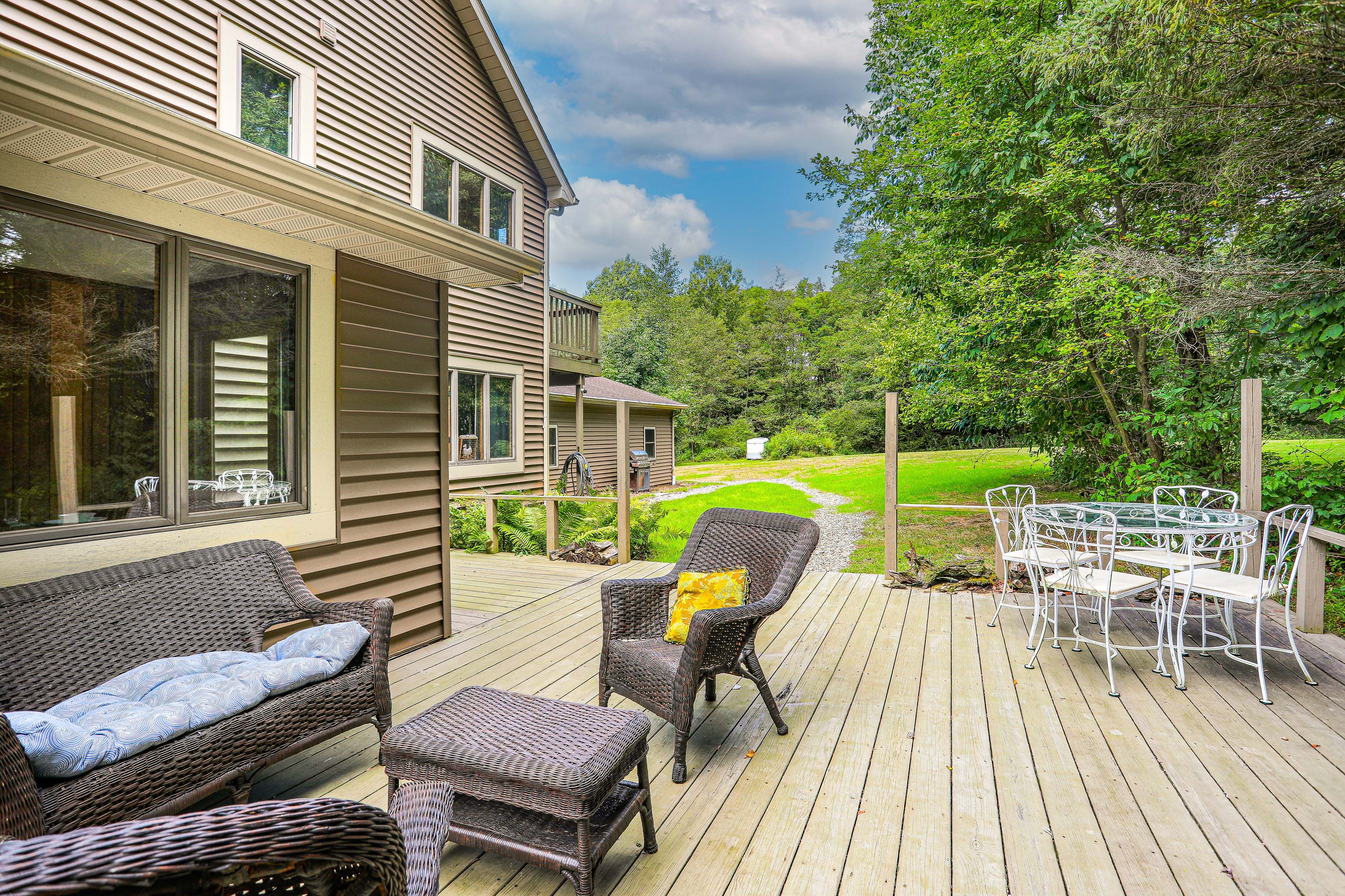 Edinboro Vacation Rental | 1BR | 2BA | 1,500 Sq Ft | 4 Steps to Enter