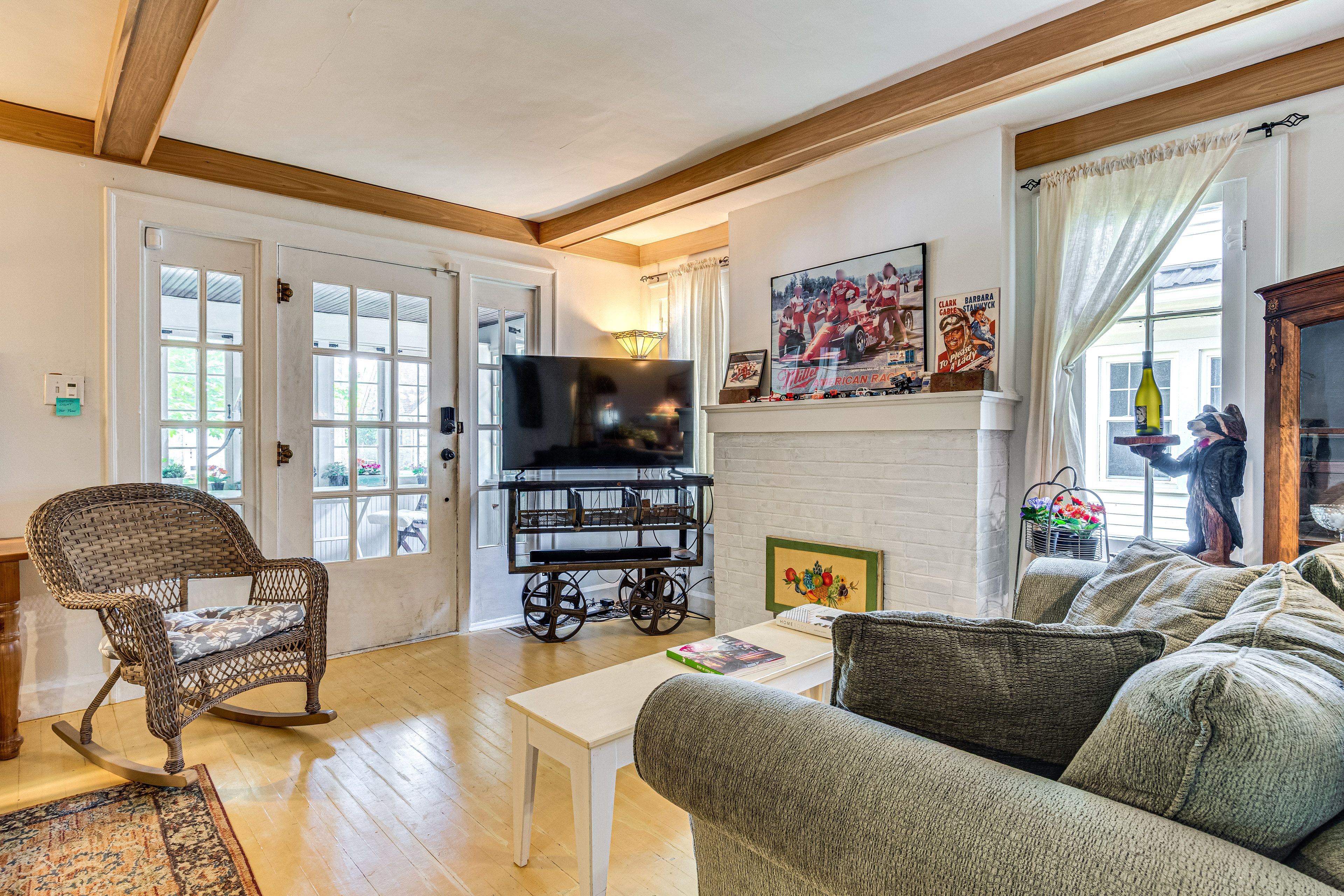 Living Room | Smart TV
