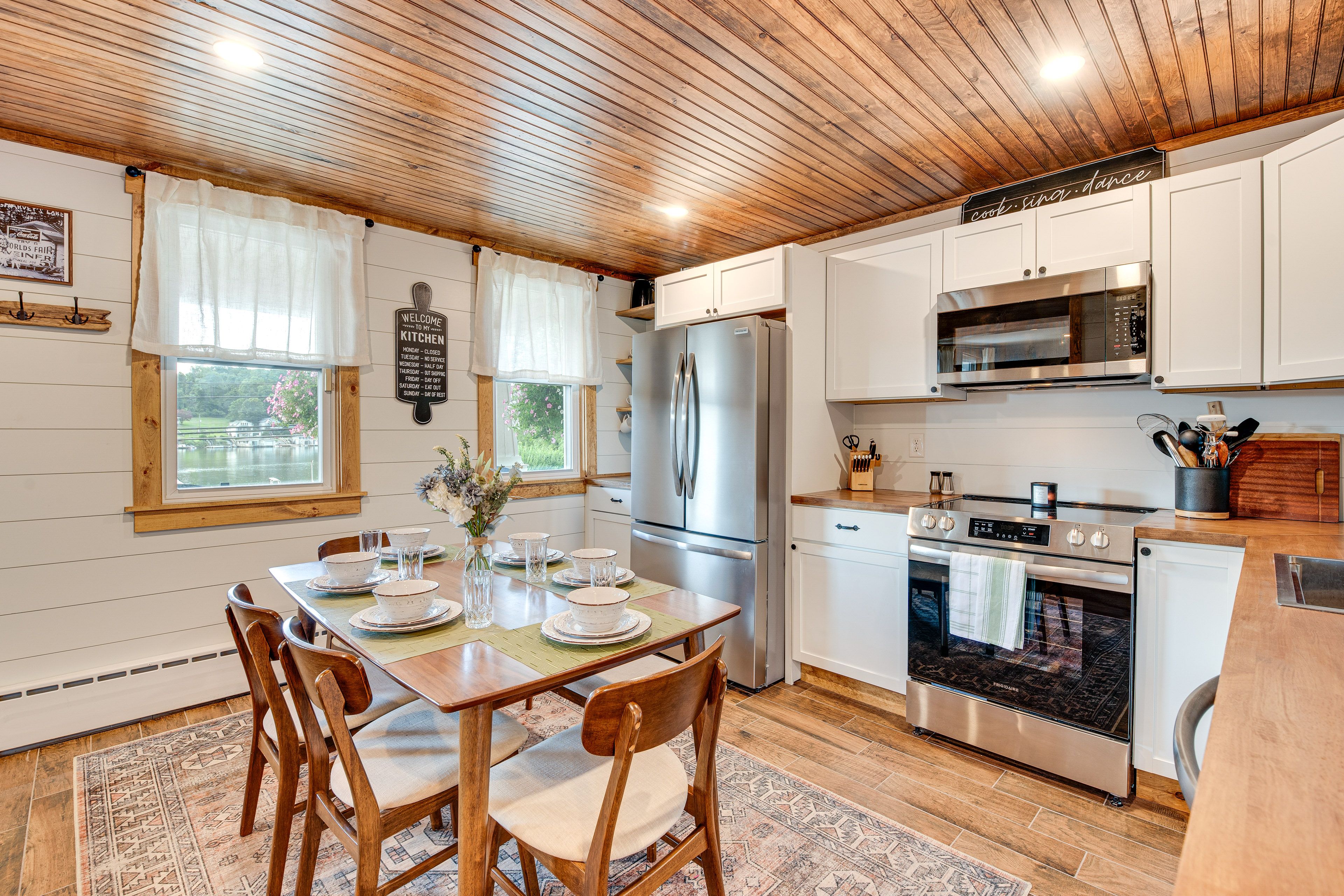 Kitchen | Trash Bags/Paper Towels | 1st Floor