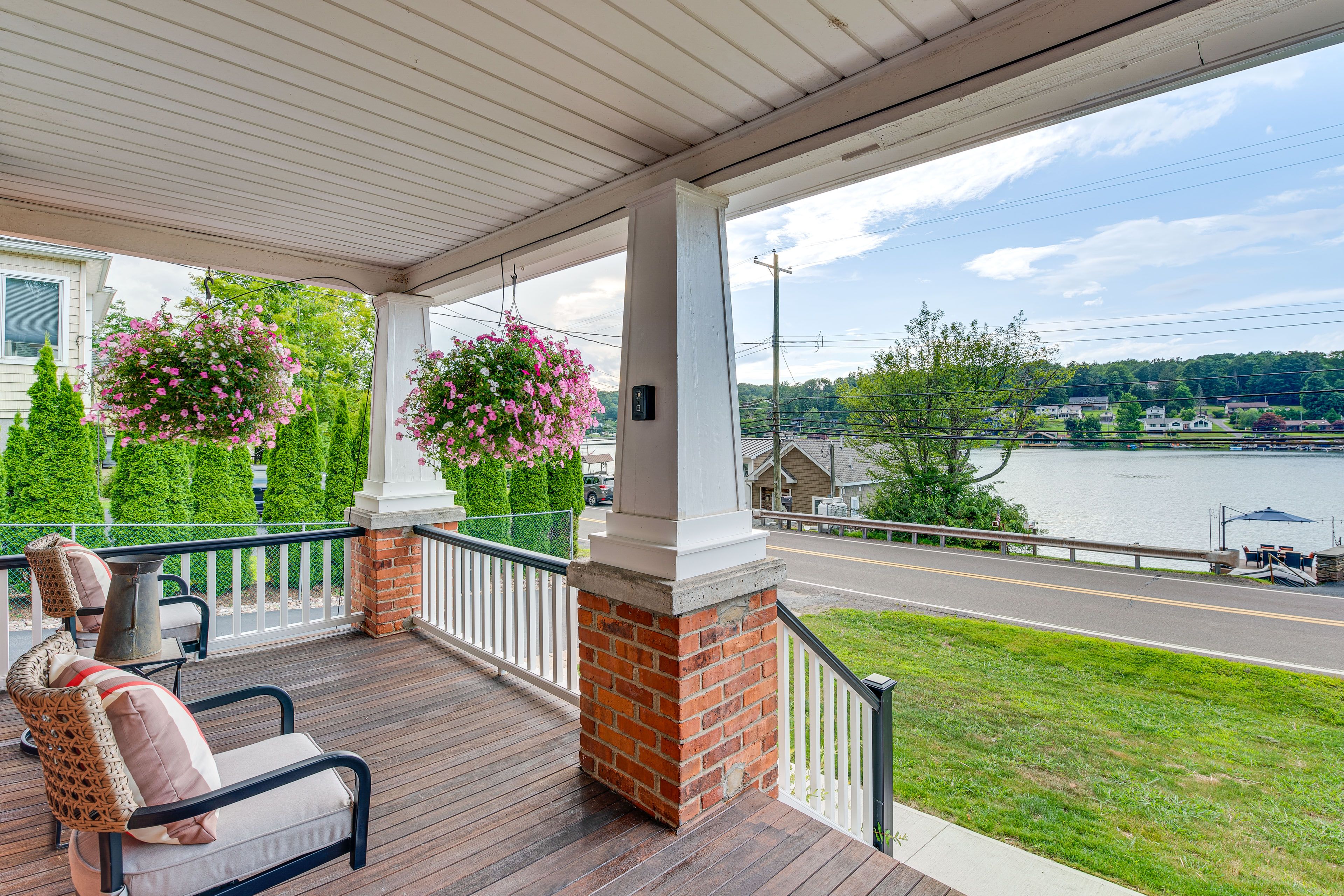 Front Porch | Lake View