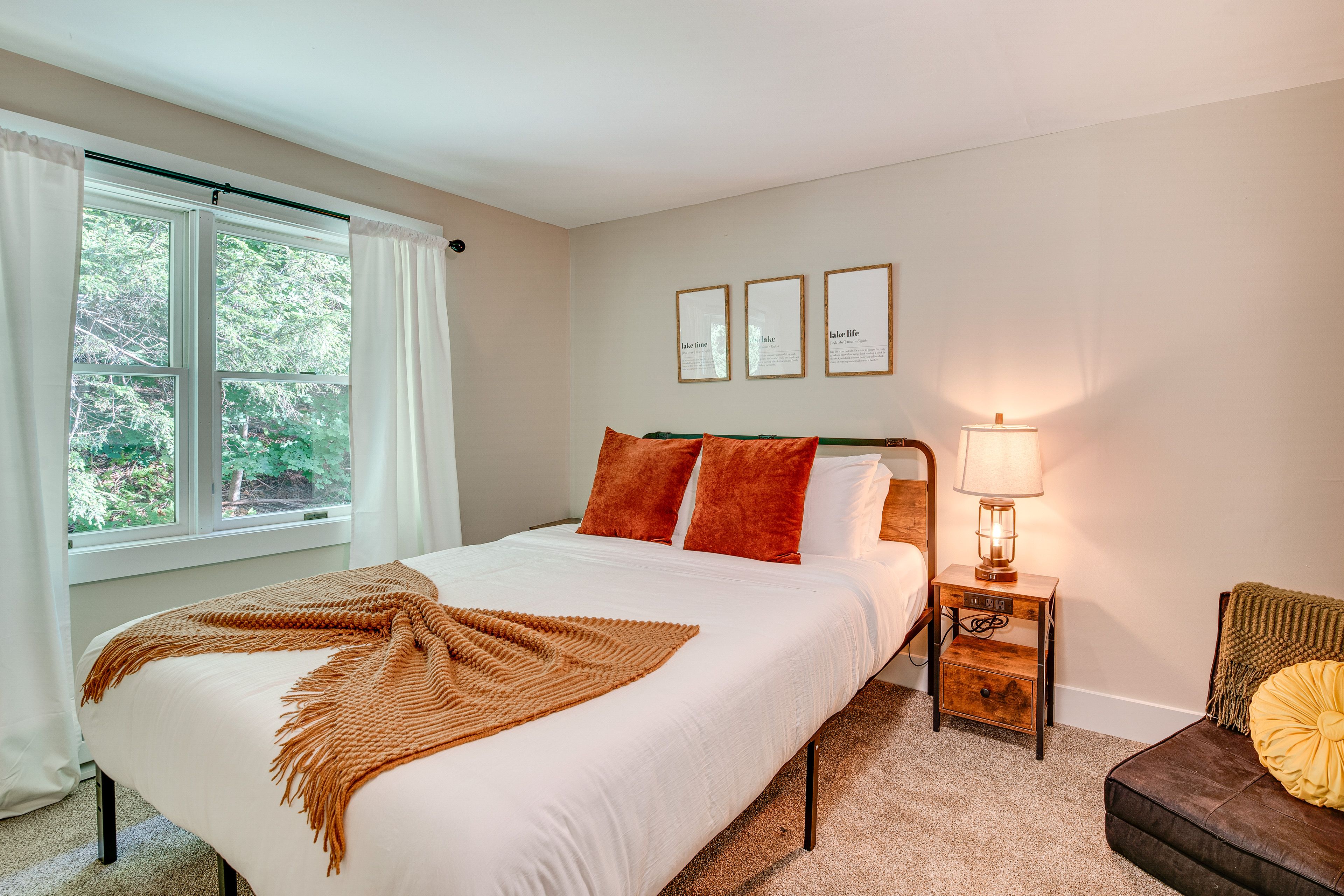 Bedroom 5 | Queen Bed | 2nd Floor