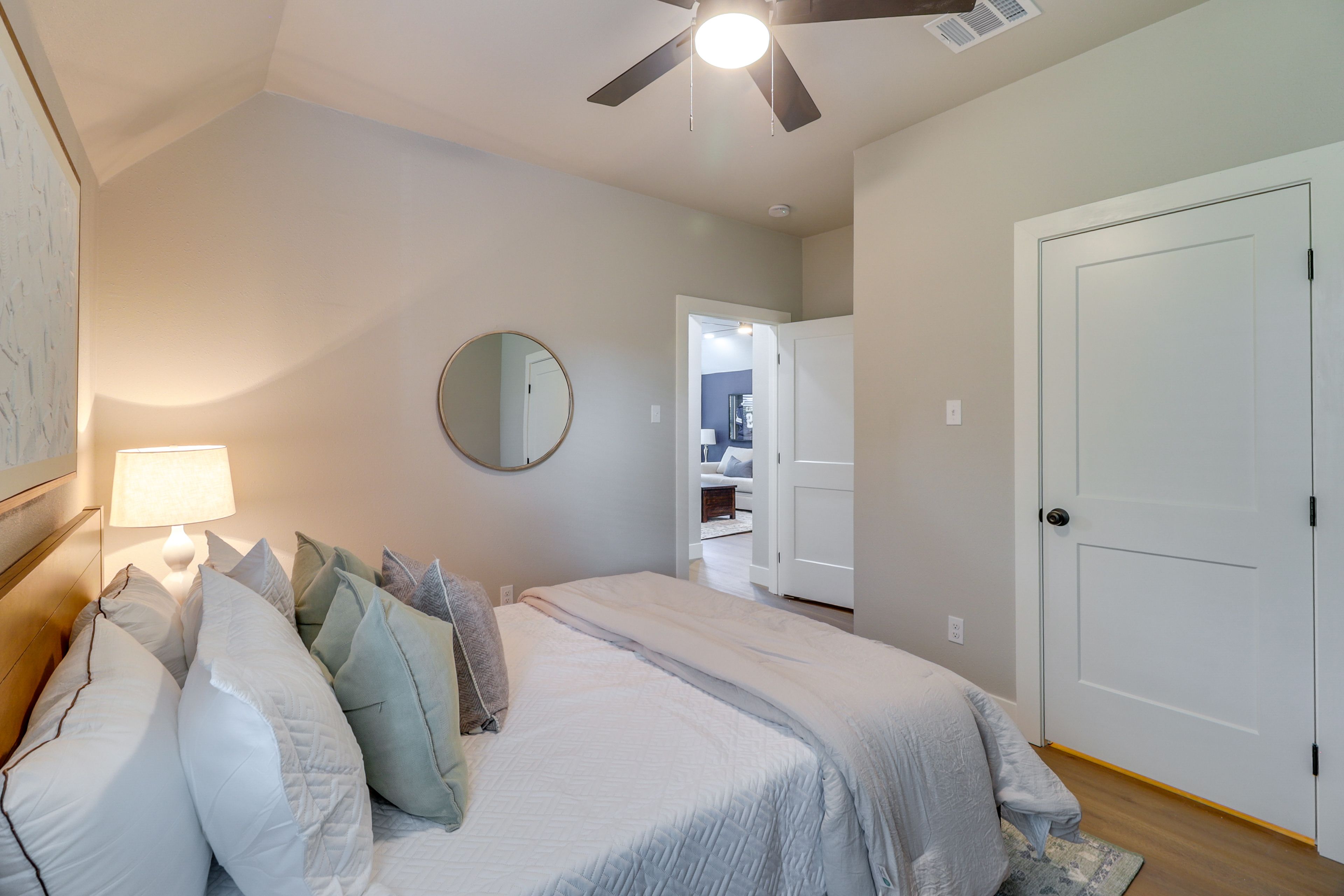 Bedroom 5 | Queen Bed | 2nd Floor