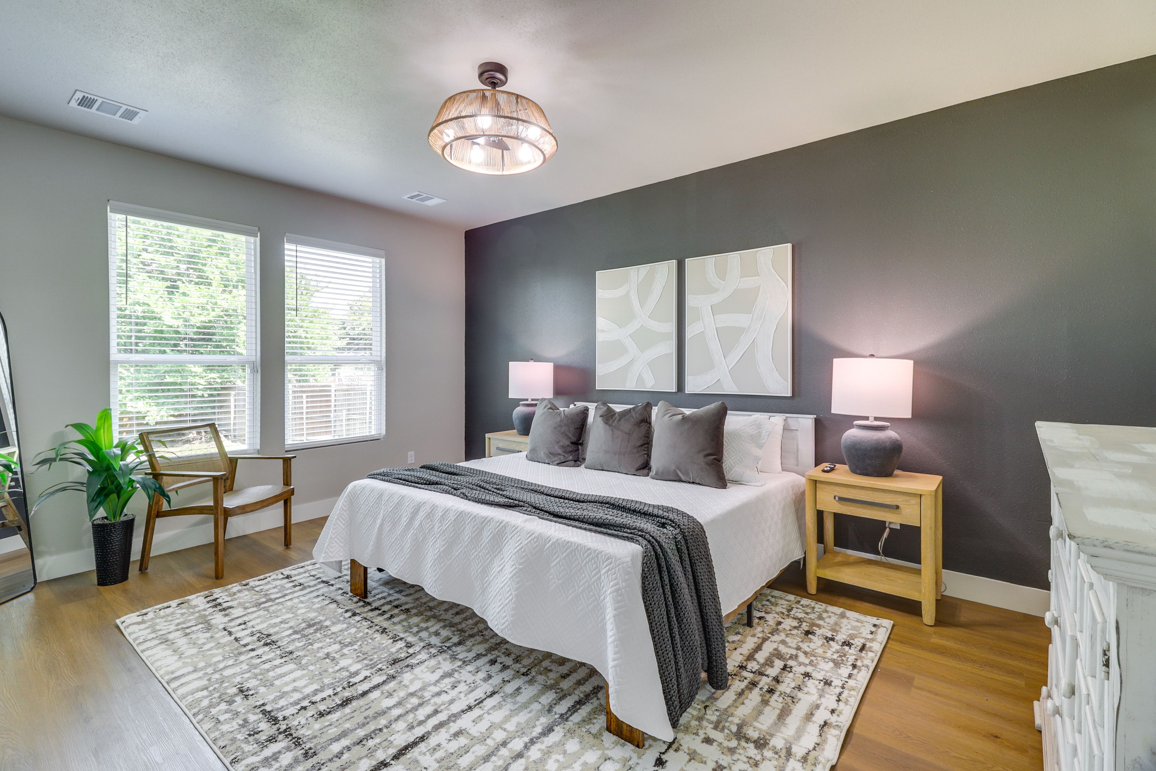 Bedroom 1 | King Bed | 1st Floor