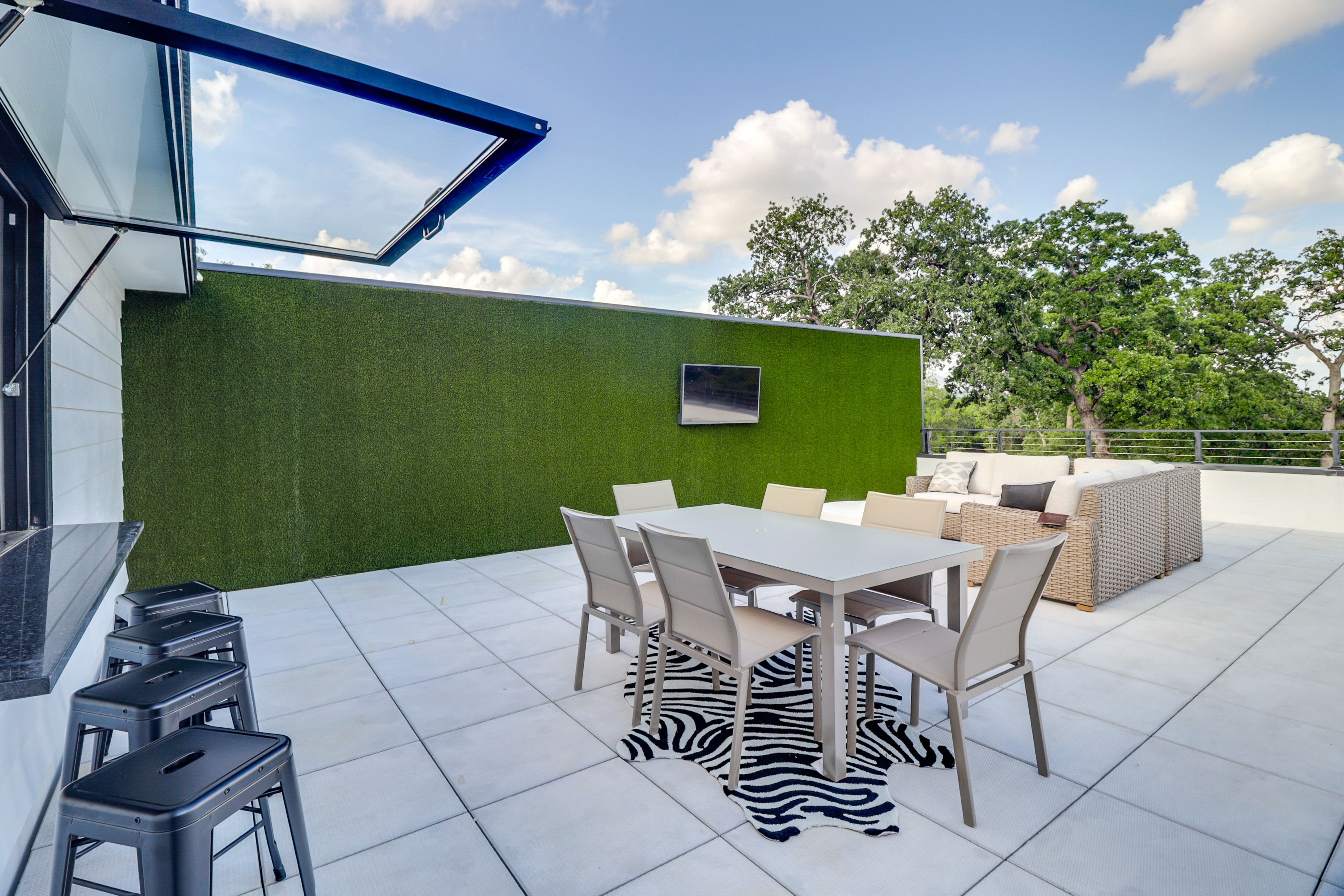 Rooftop Deck | Bar | Cornhole | AT&T Stadium Views