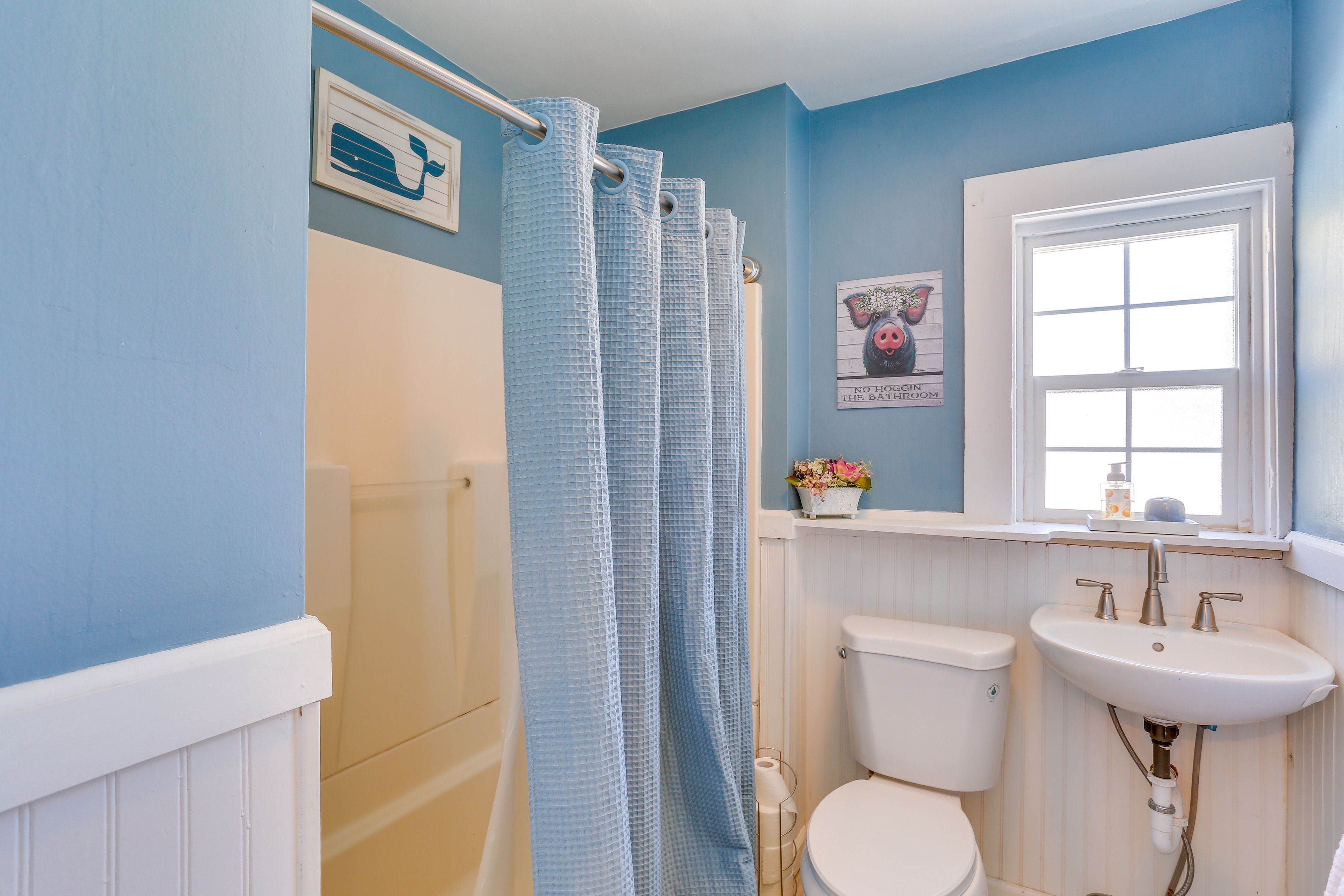 Full Bath | Towels | Hair Dryer