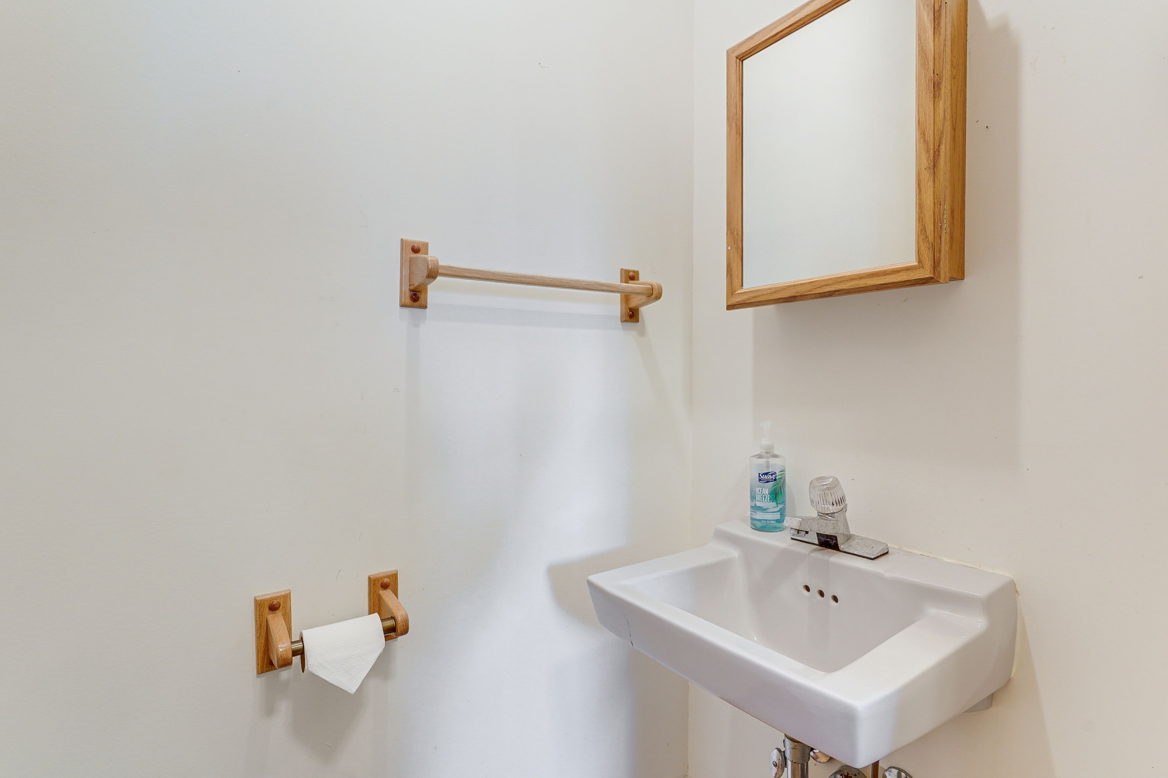 Half Bathroom | 2nd Floor