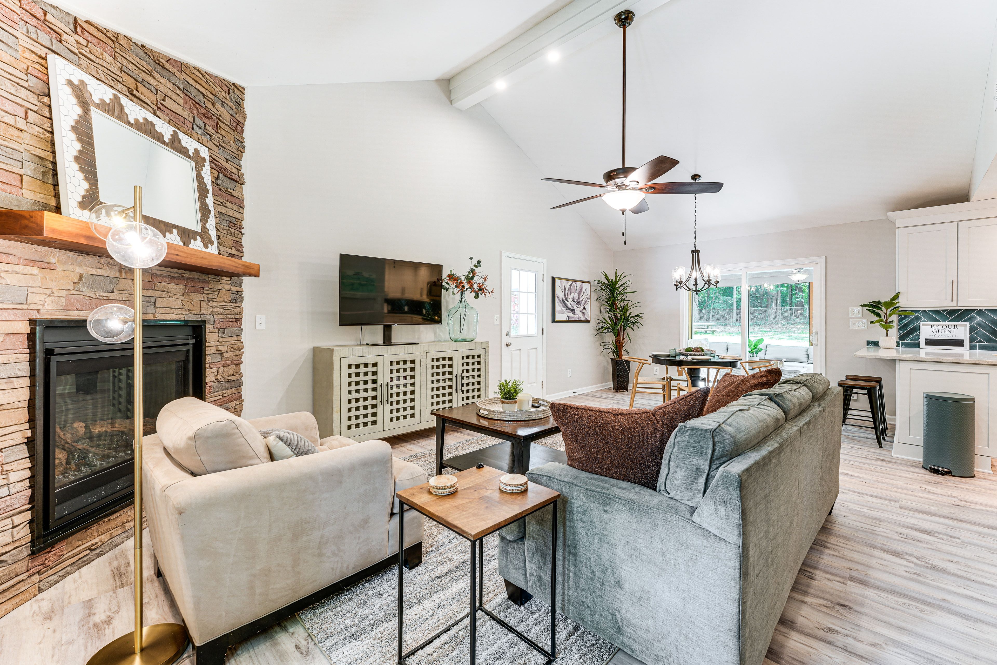 Living Room | 1st Floor | Fireplace | Smart TV | Free WiFi | Central Heat & A/C