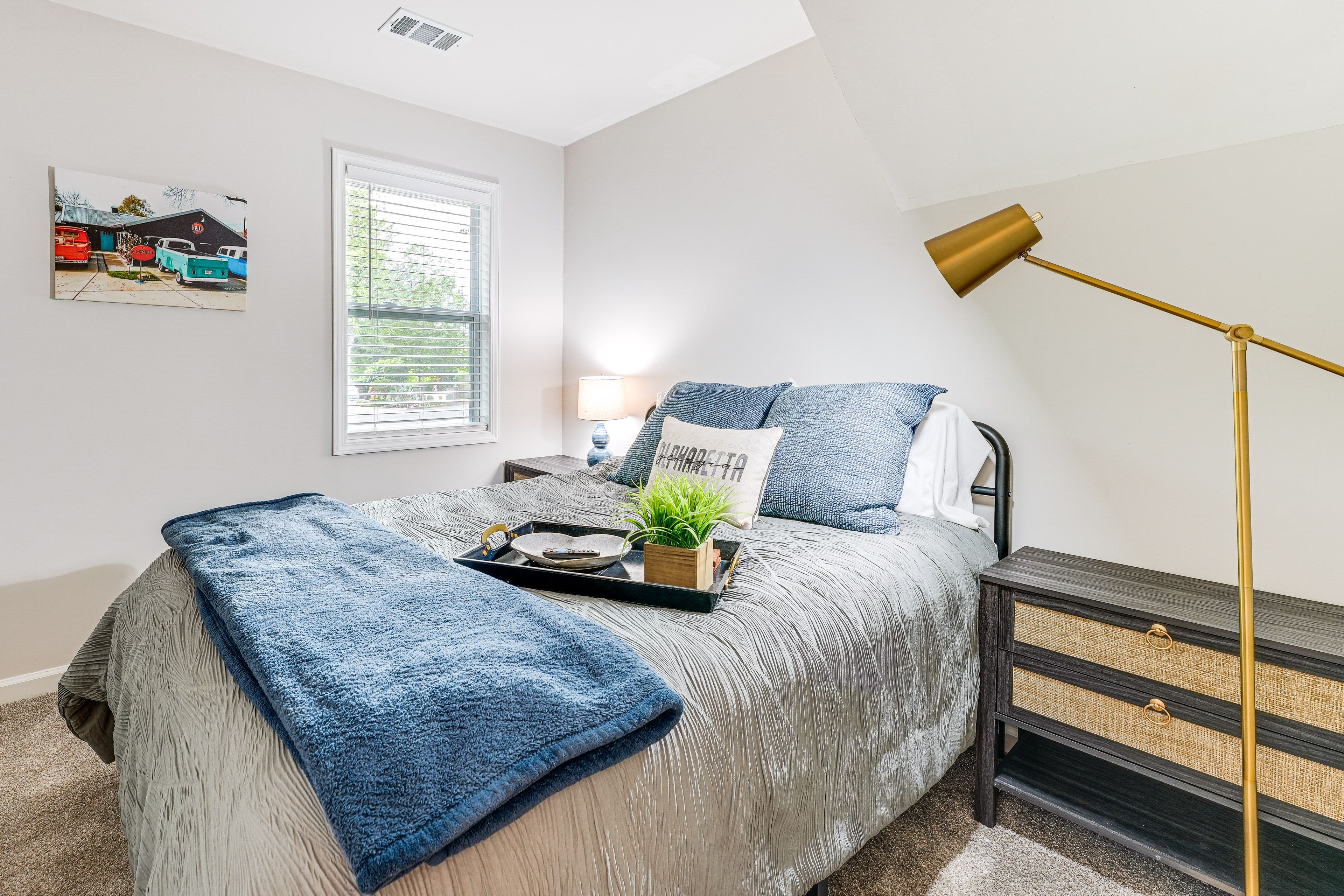 Bedroom 2 | 1st Floor | Queen Bed