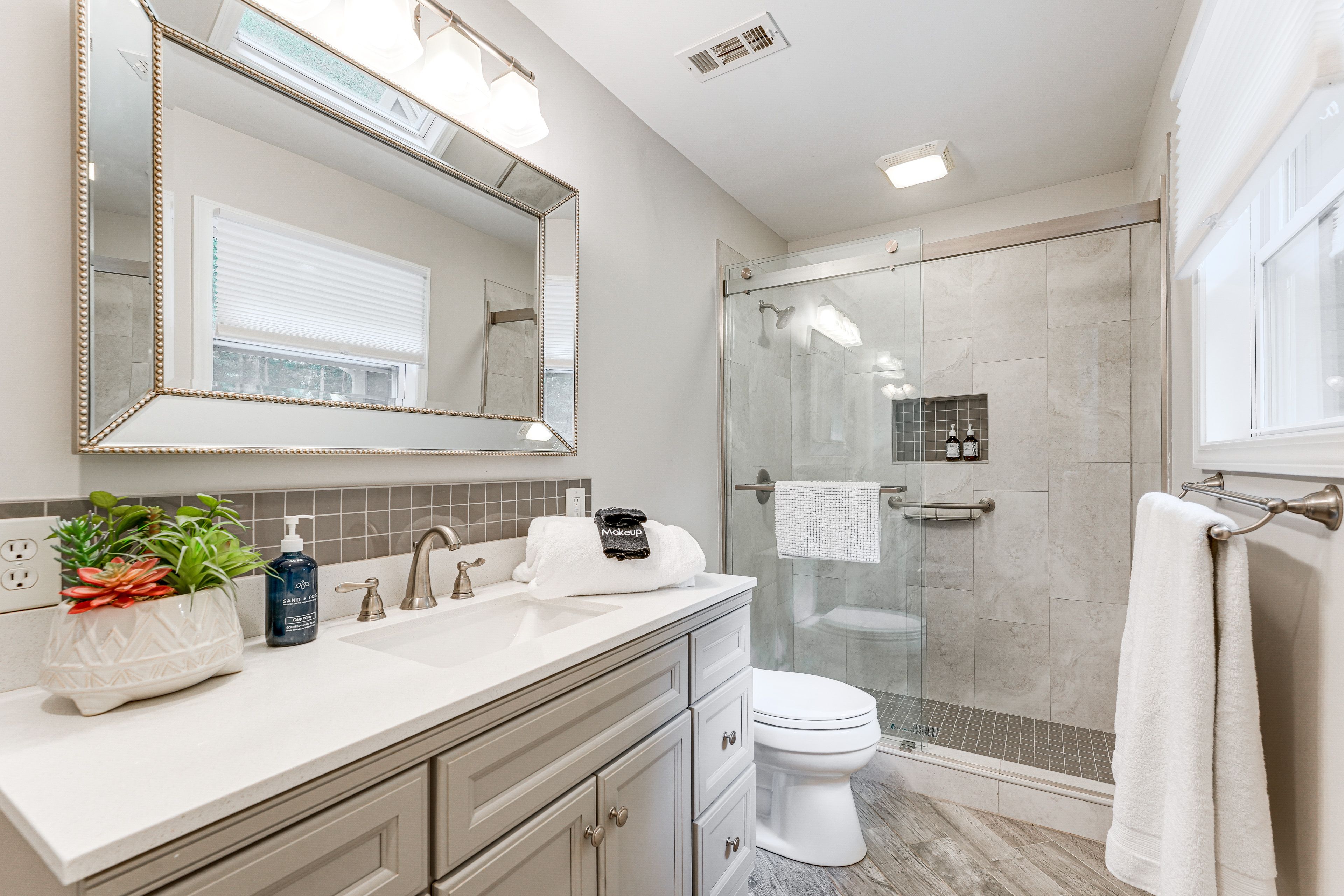 En-Suite Bathroom | 1st Floor | Towels Provided