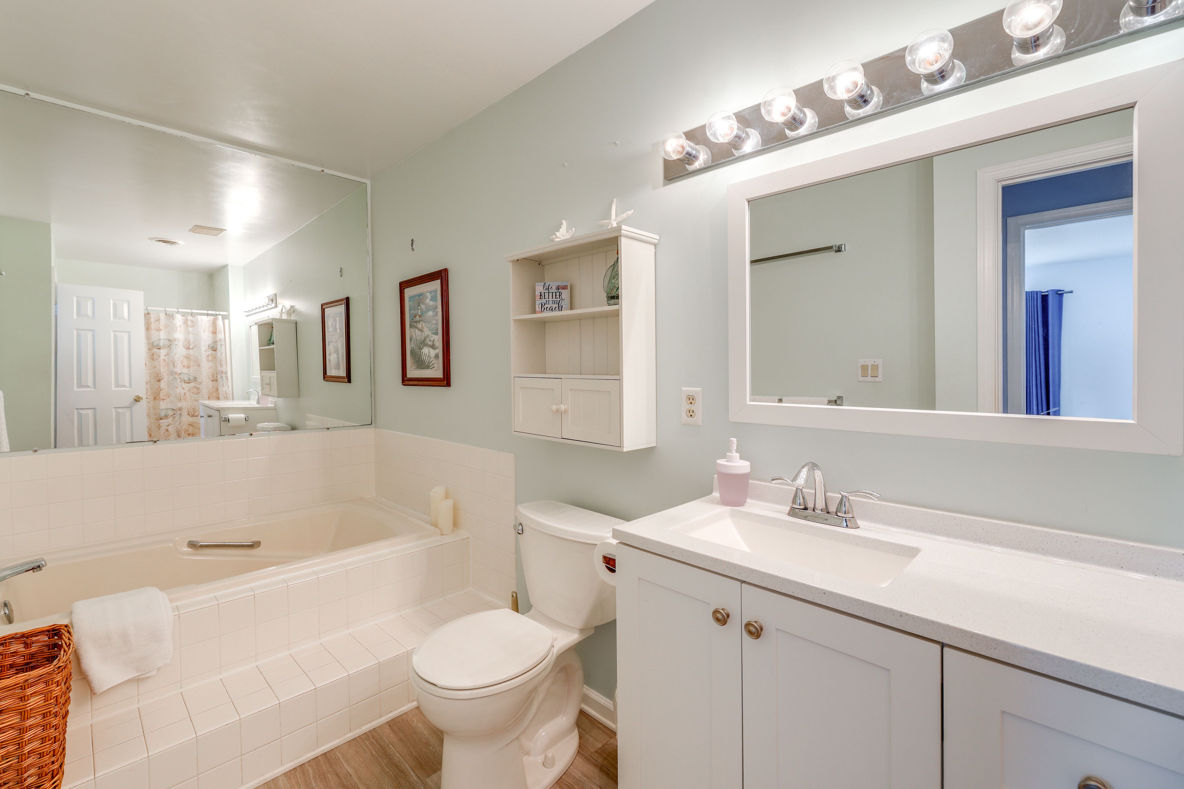 Full Bathroom | Hair Dryer