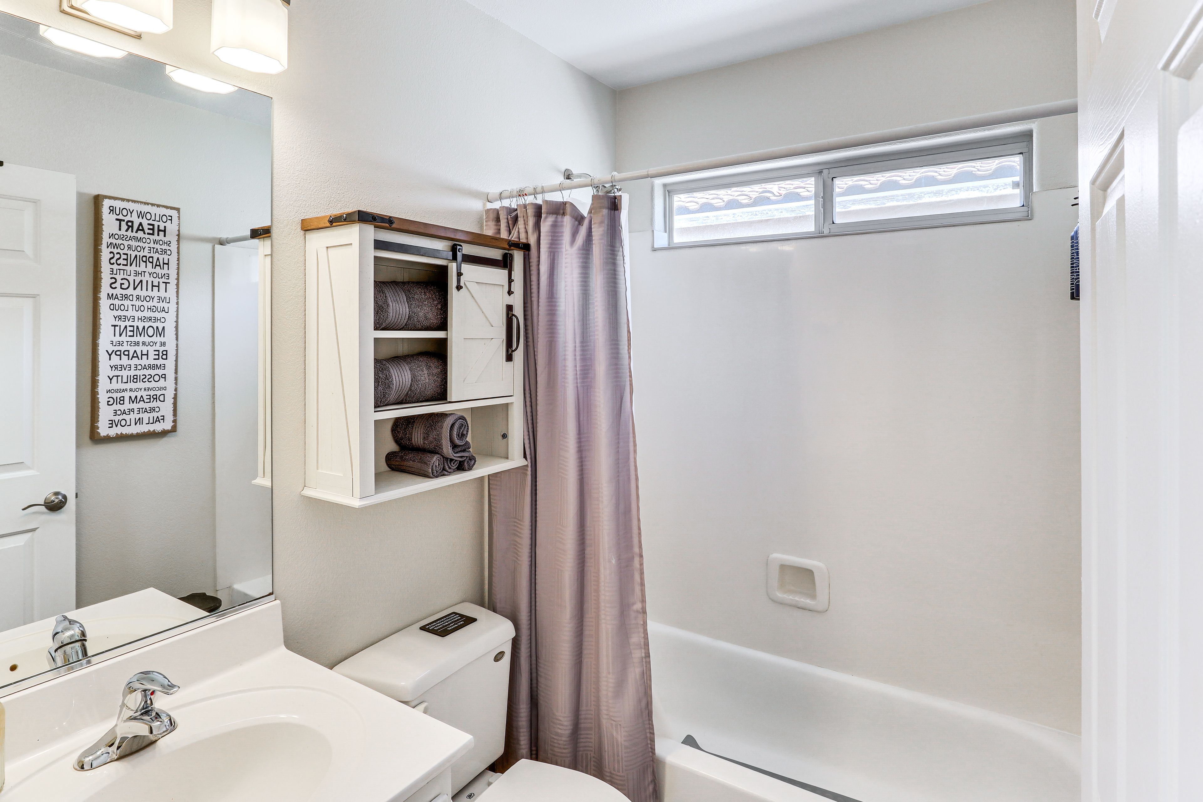 Bathroom | 2nd Floor
