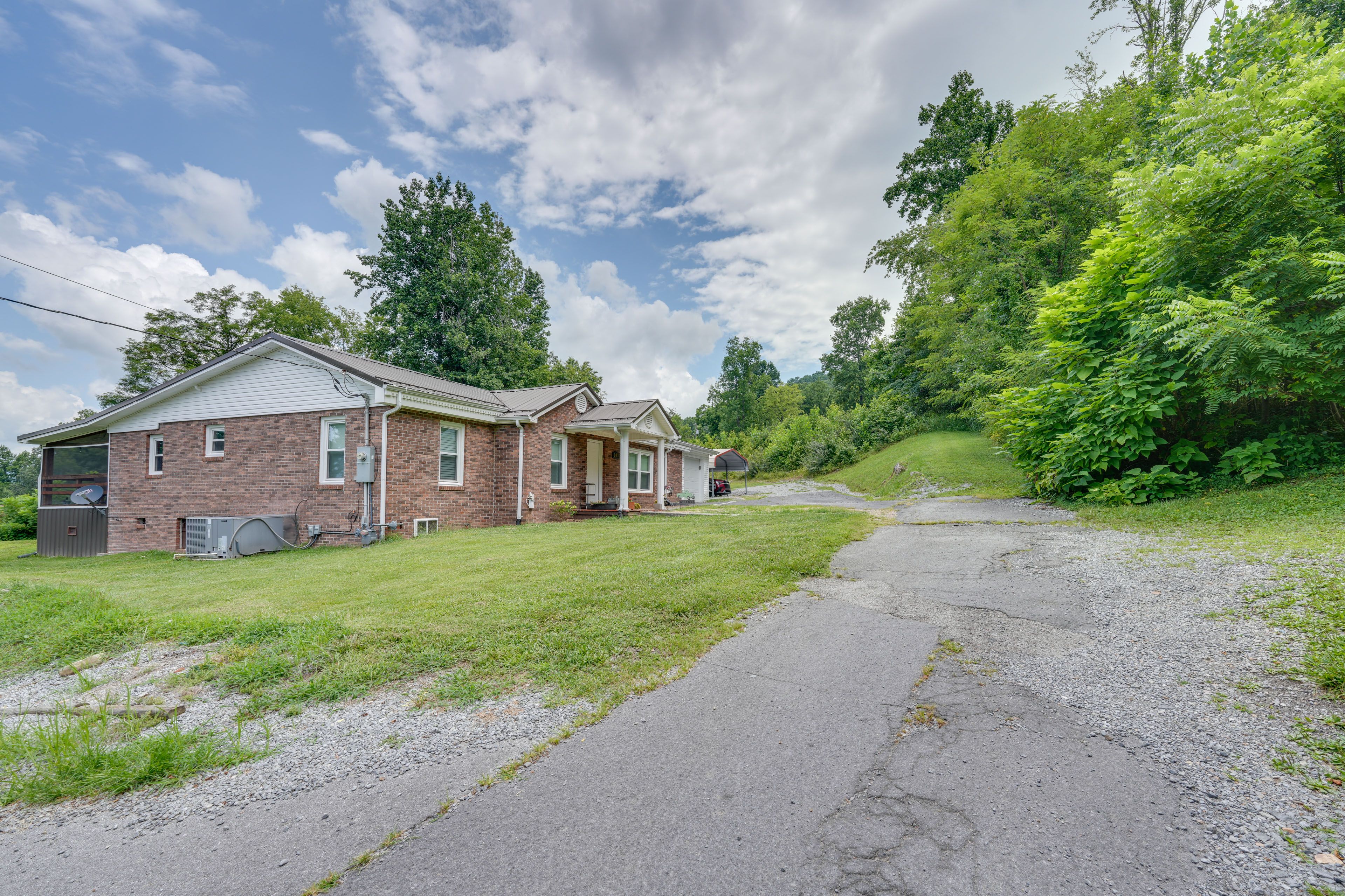 Parking | Shared Gravel Driveway (2 Vehicles)