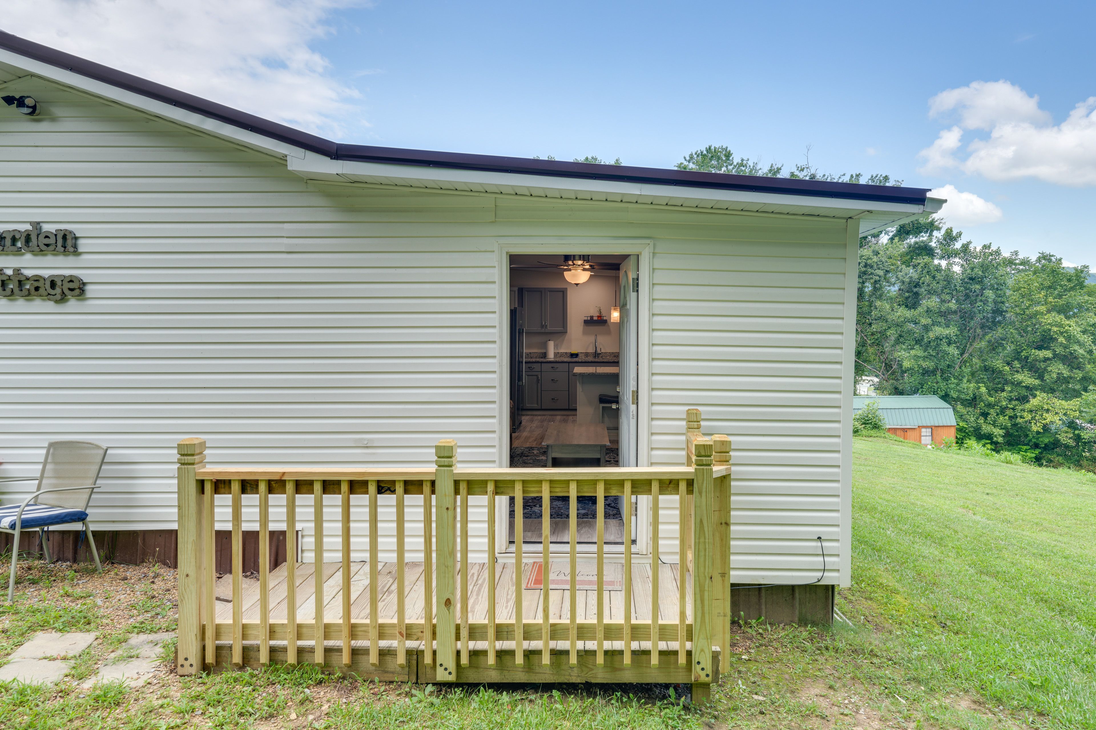 Property Exterior | Private Patio