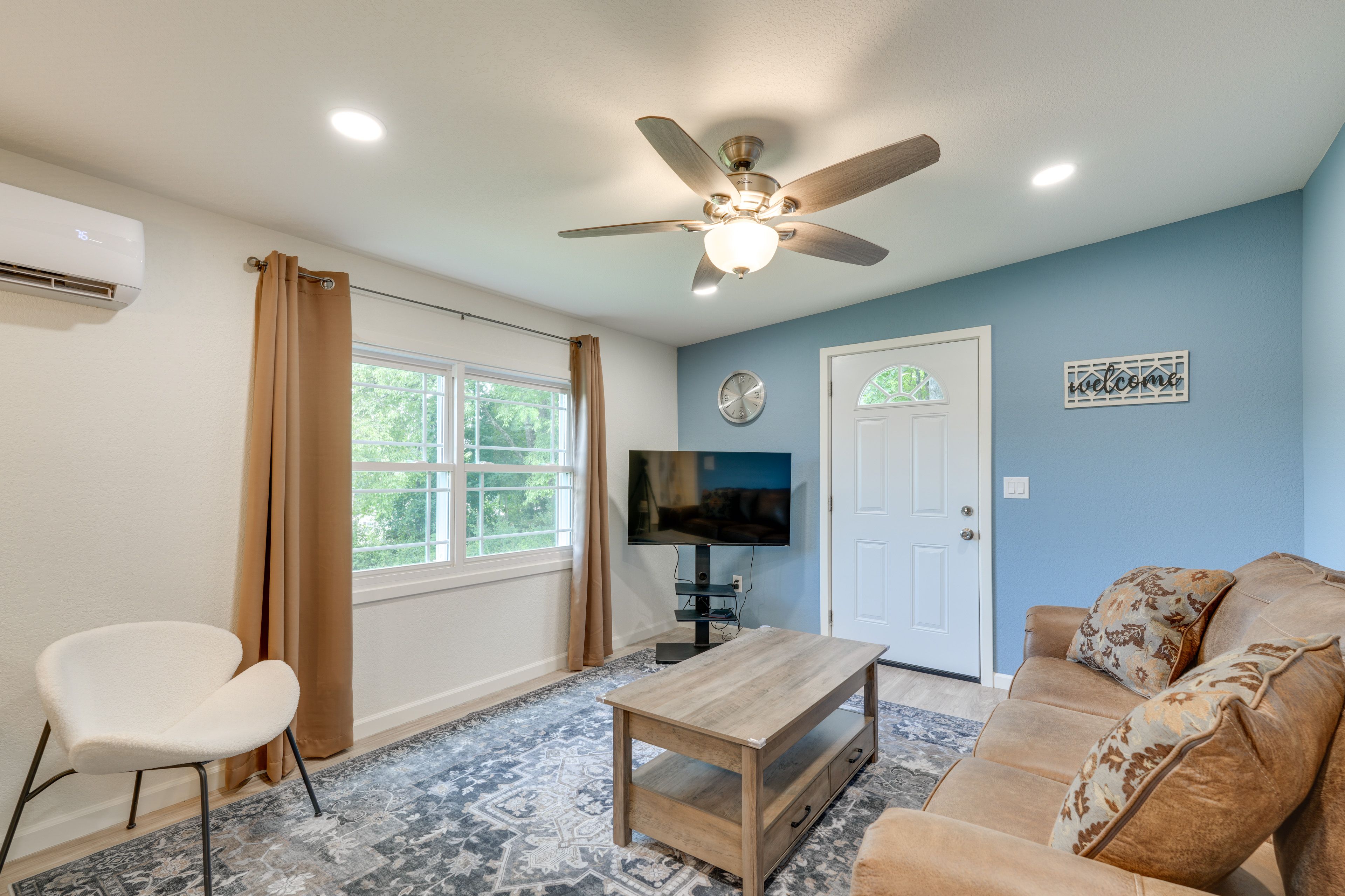 Living Room | Queen Sleeper Sofa | Smart TV | Cable