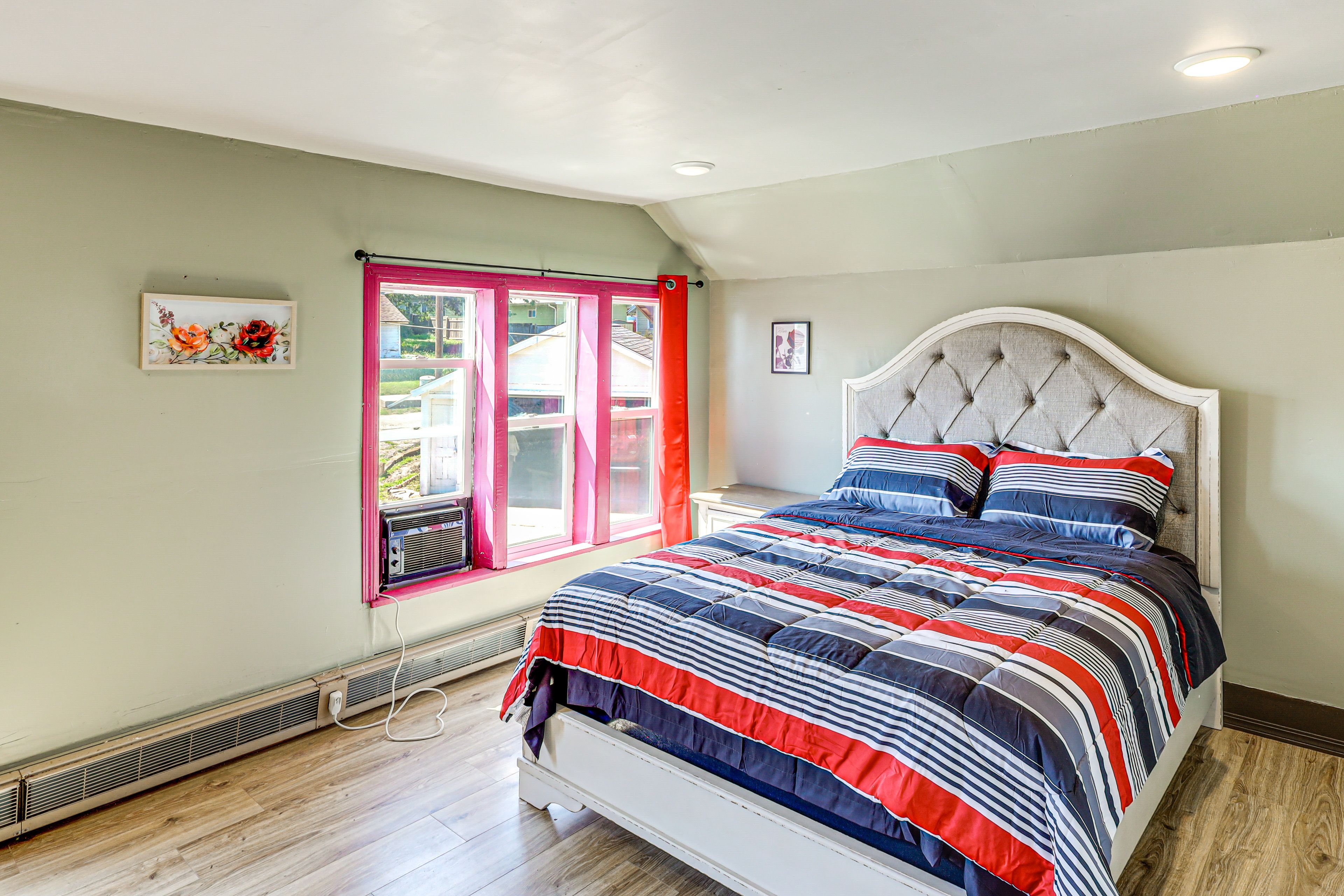 Bedroom 2 | Queen Bed | Upper Level