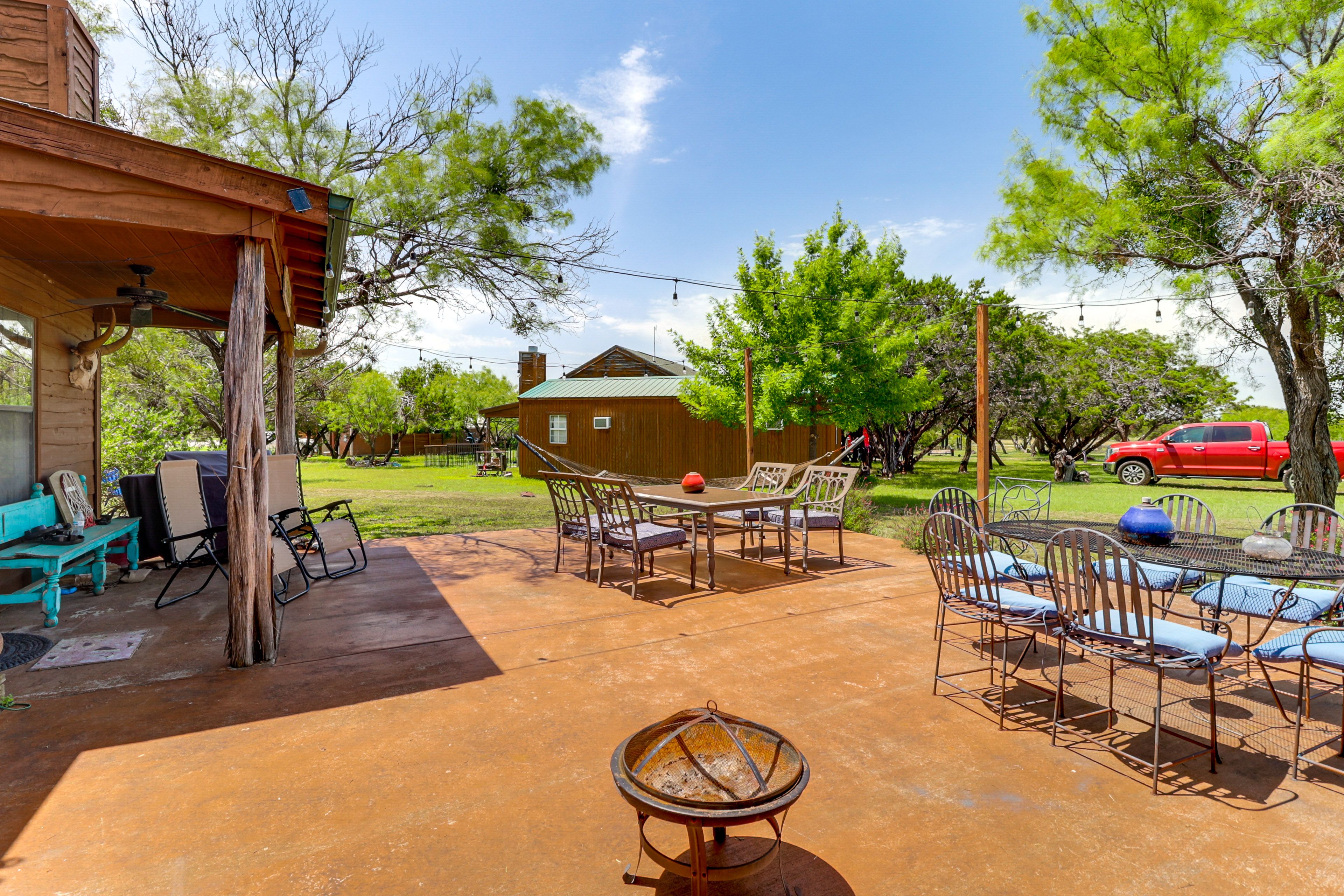 Private Patio | Gas Grill