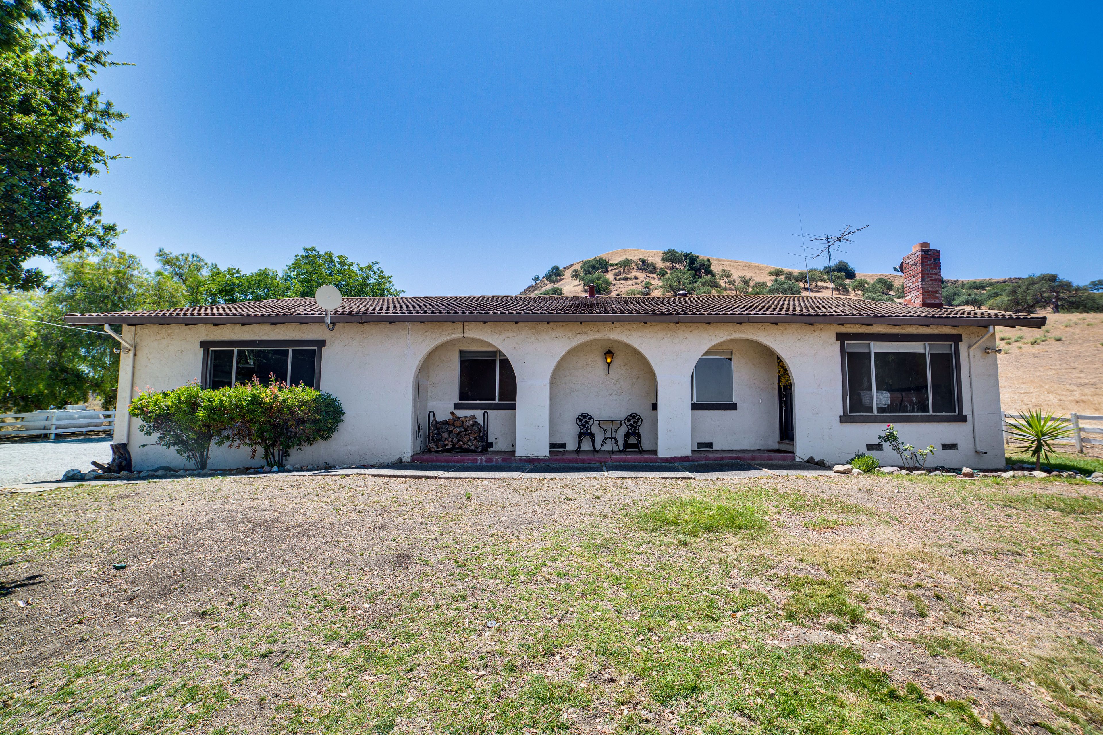 Paicines Vacation Rental | 3BR | 2BA | 1 Step Required | 1,863 Sq Ft