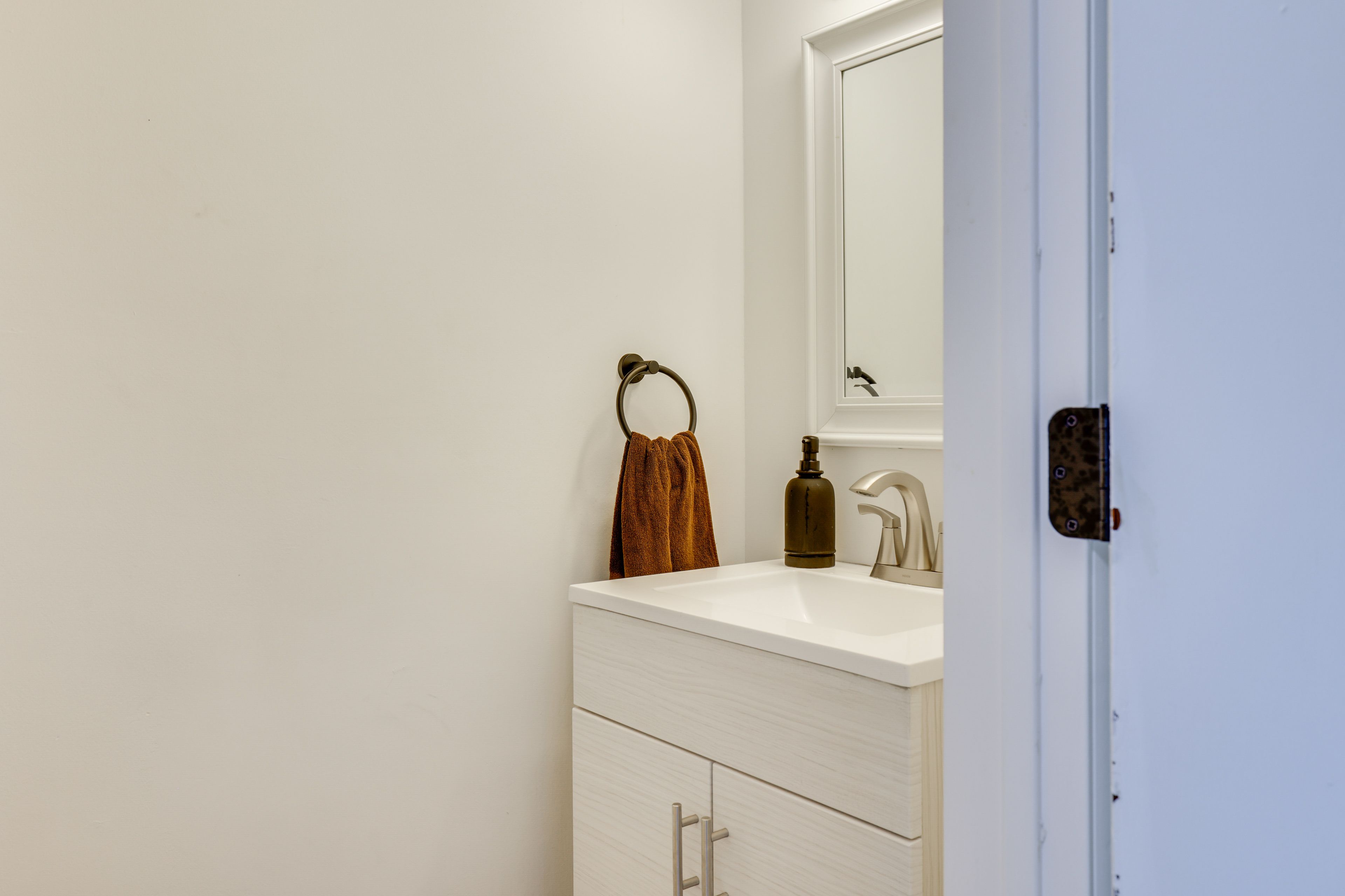 Half Bathroom | 1st Floor