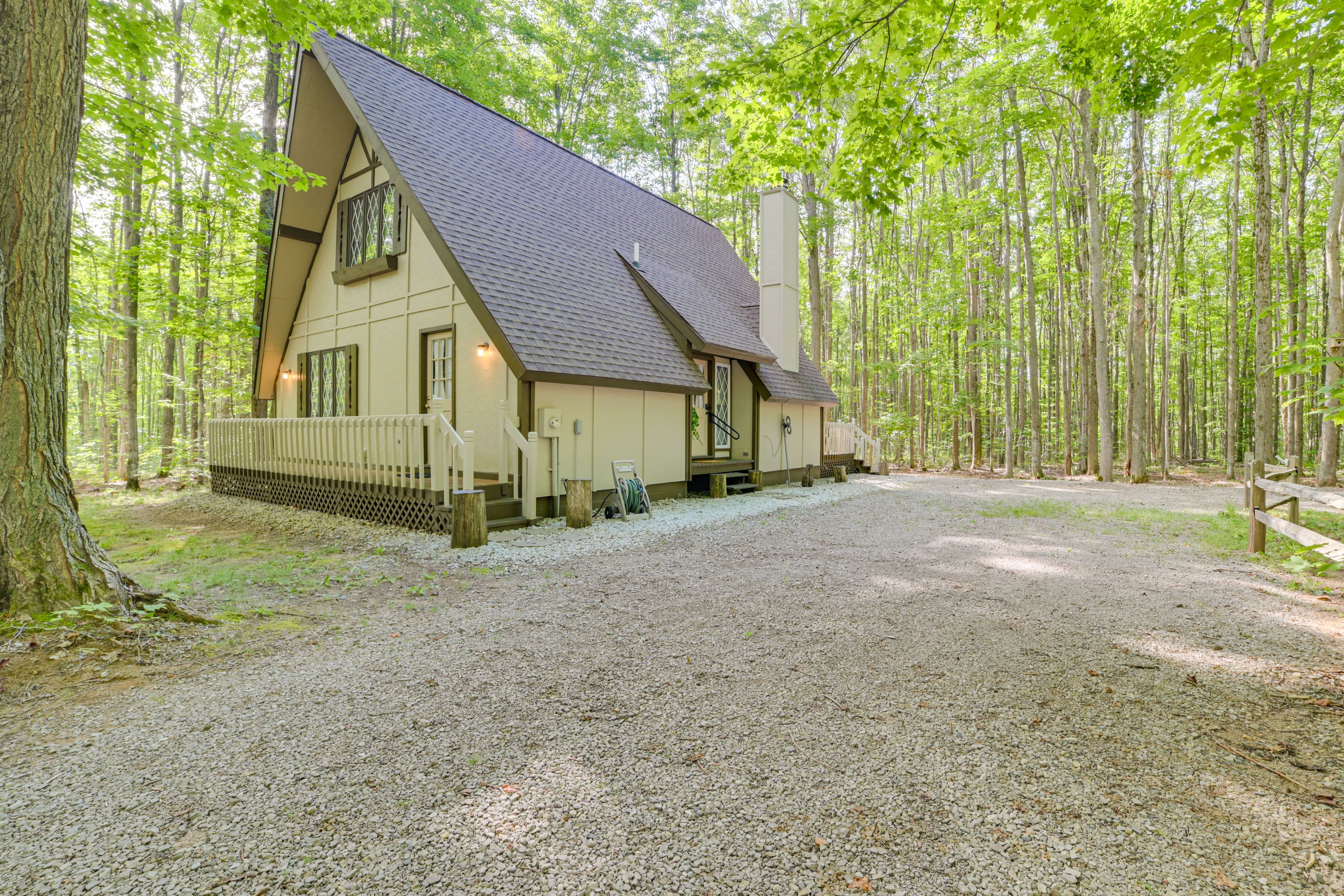 Elmira Vacation Rental | 3BR | 2BA | 1,300 Sq Ft | 3 Steps to Enter