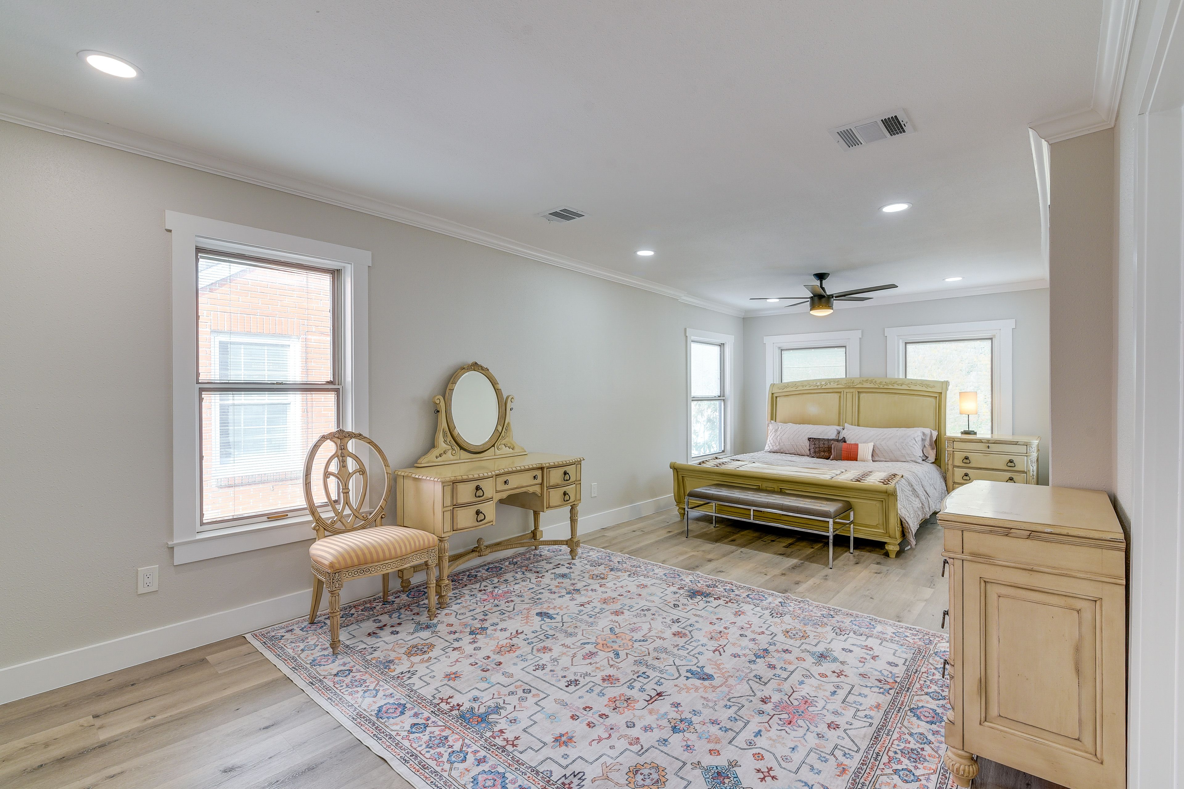 Bedroom 1 | King Bed | 2nd Floor | En-Suite Bathroom