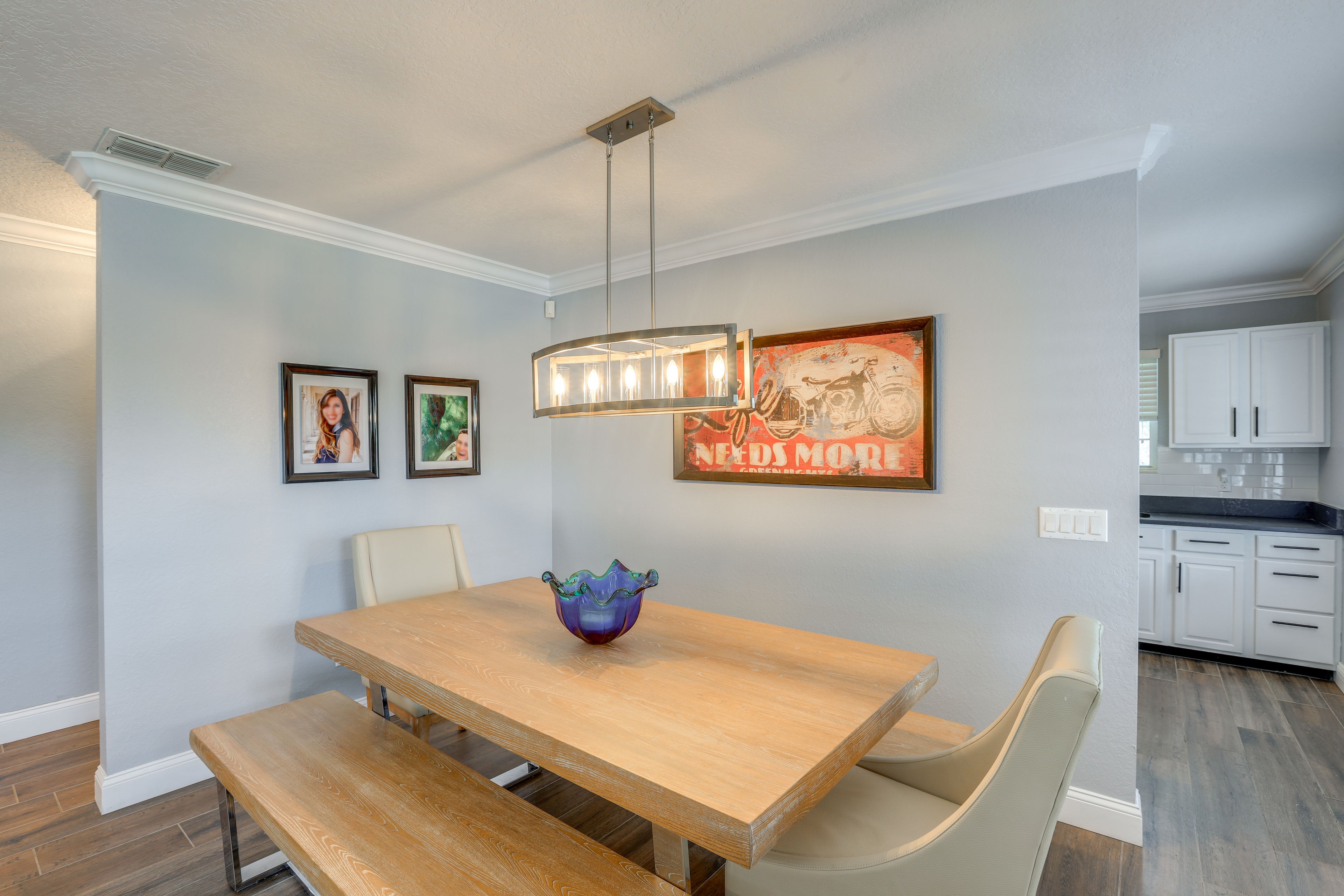 Dining Area | Dishware/Flatware Provided