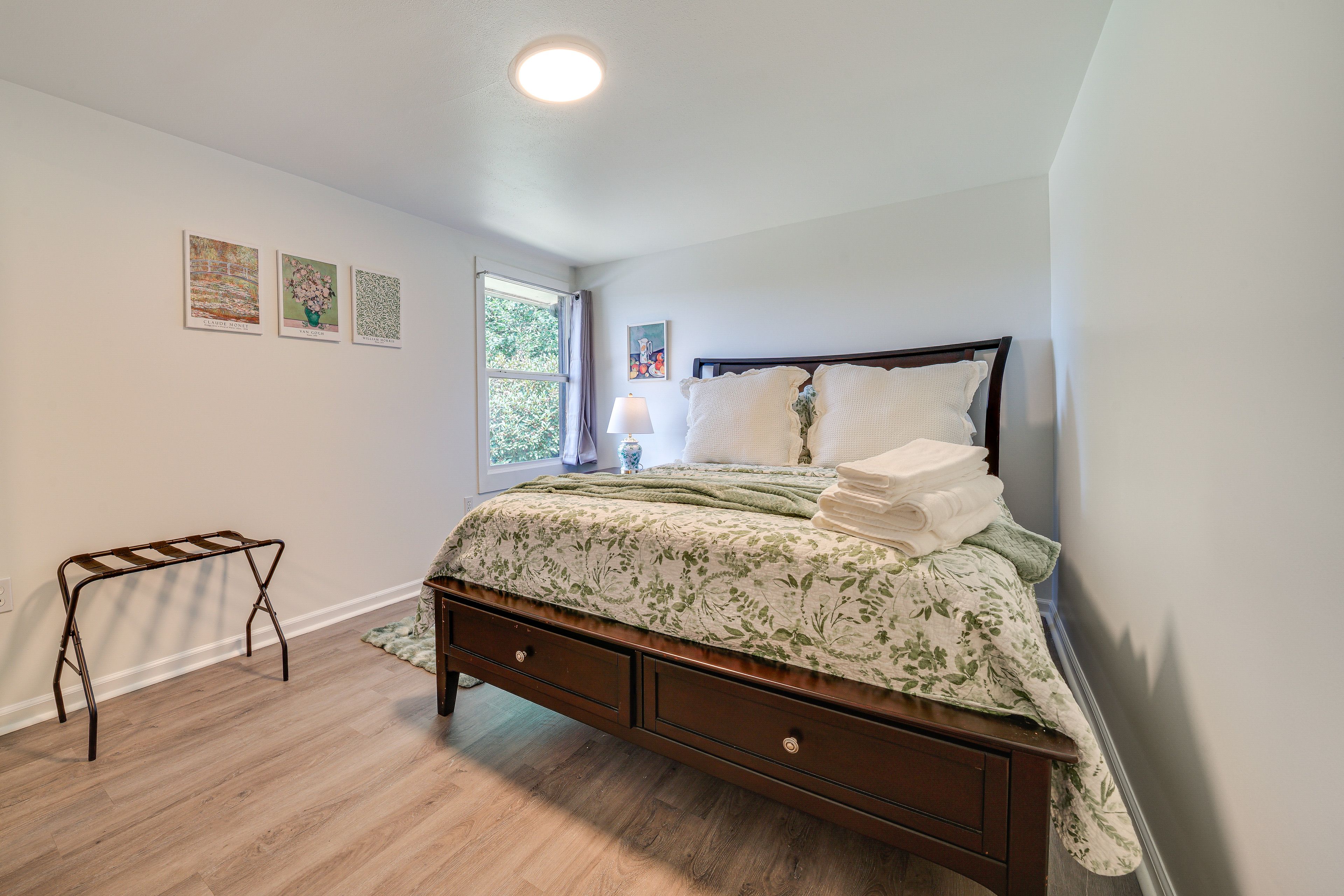Bedroom 1 | King Bed