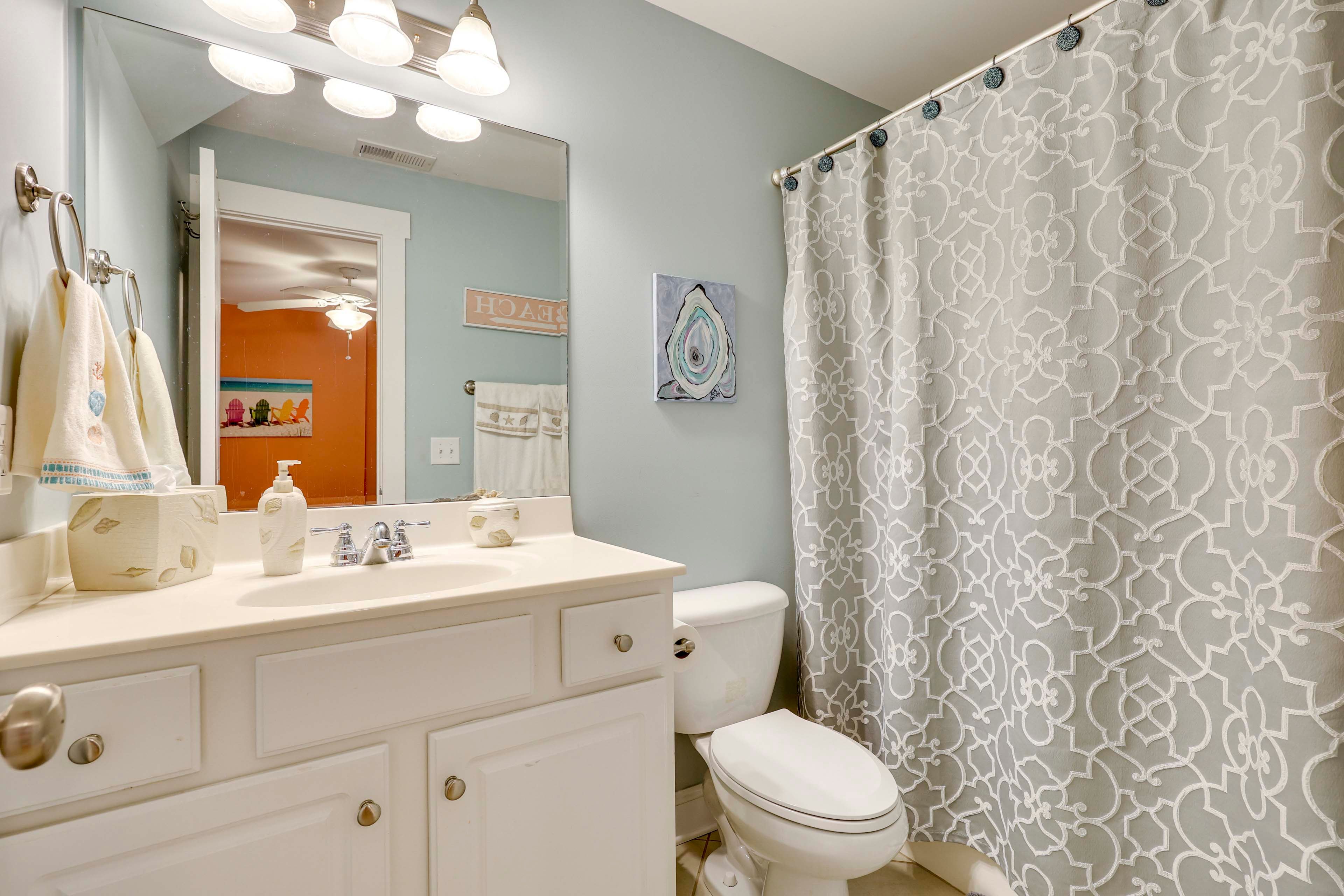 Bathroom | Floor 1