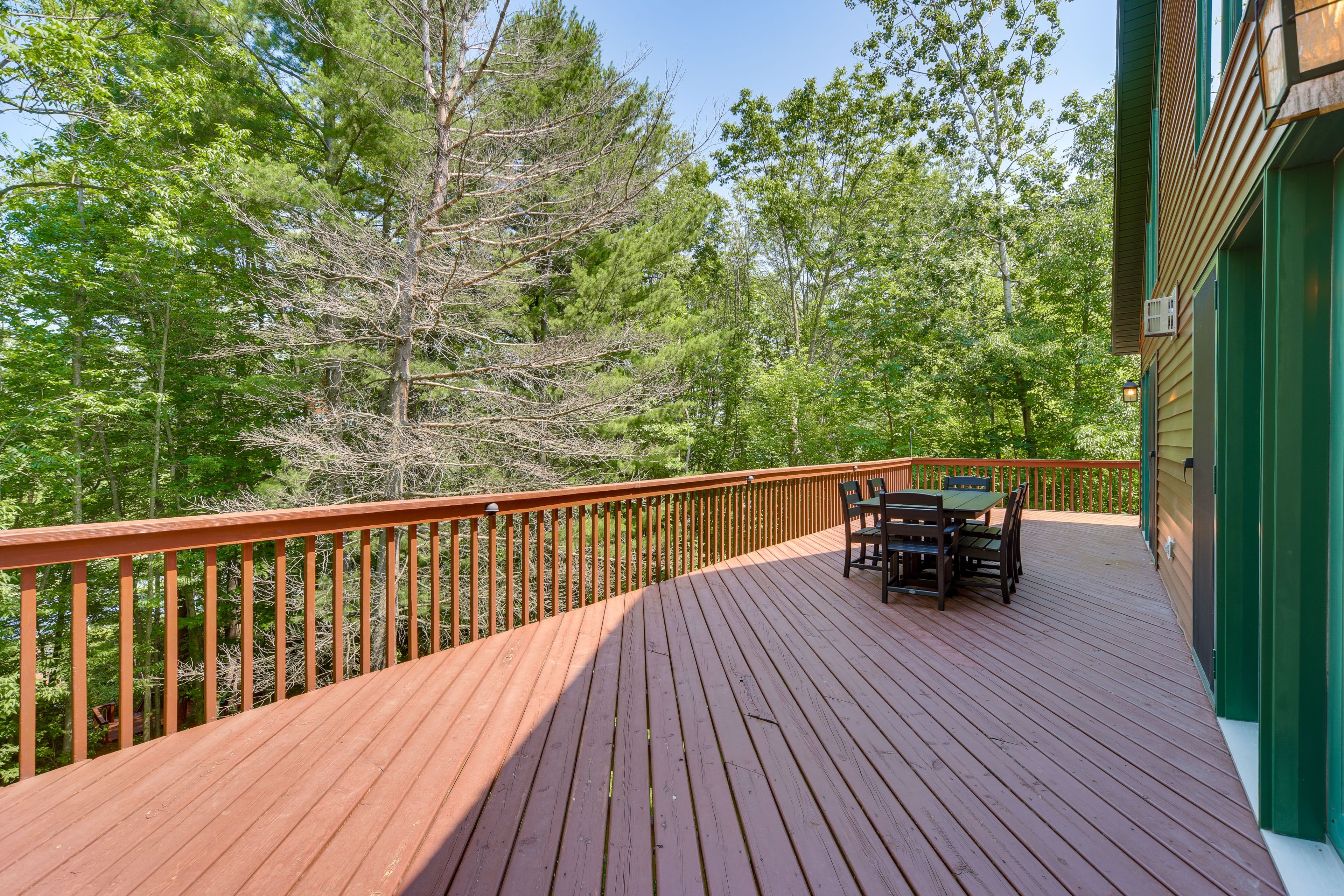 Private Deck | Outdoor Dining