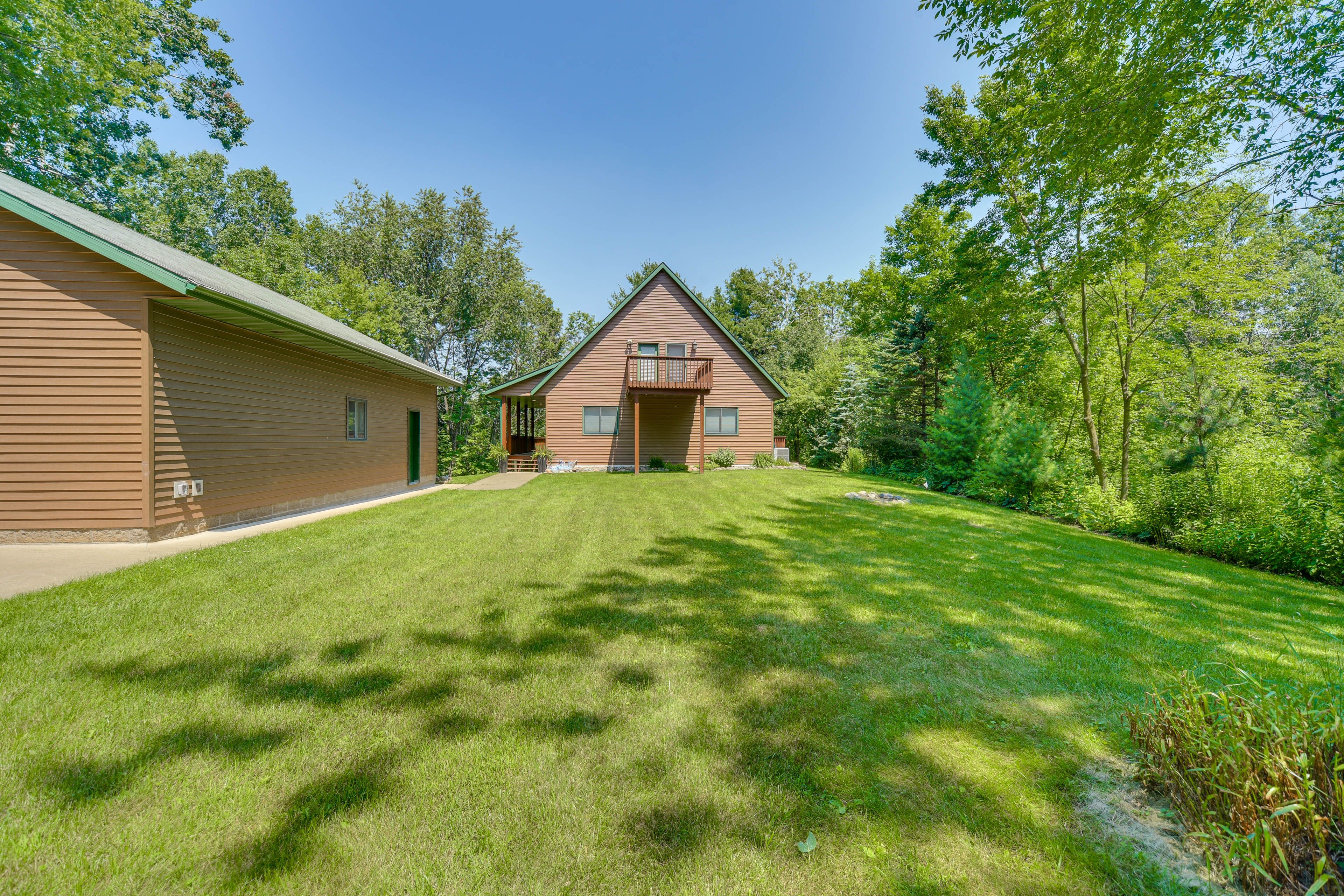 Parking | Driveway (6 Vehicles) | Boat/Trailer Parking Allowed On-Site