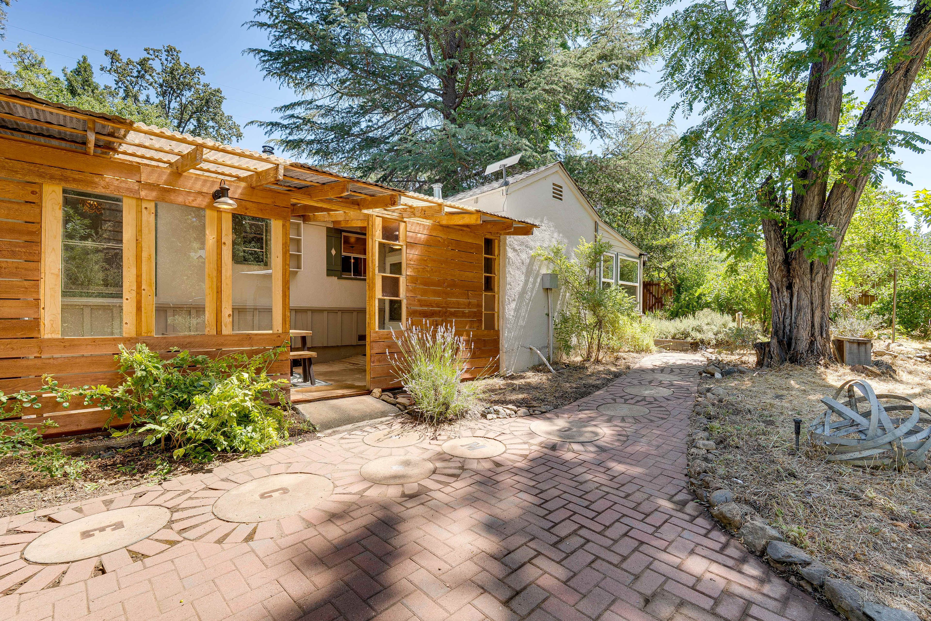Fiddletown Vacation Rental | 1BR | 1BA | 900 Sq Ft | 1 Small Step to Enter