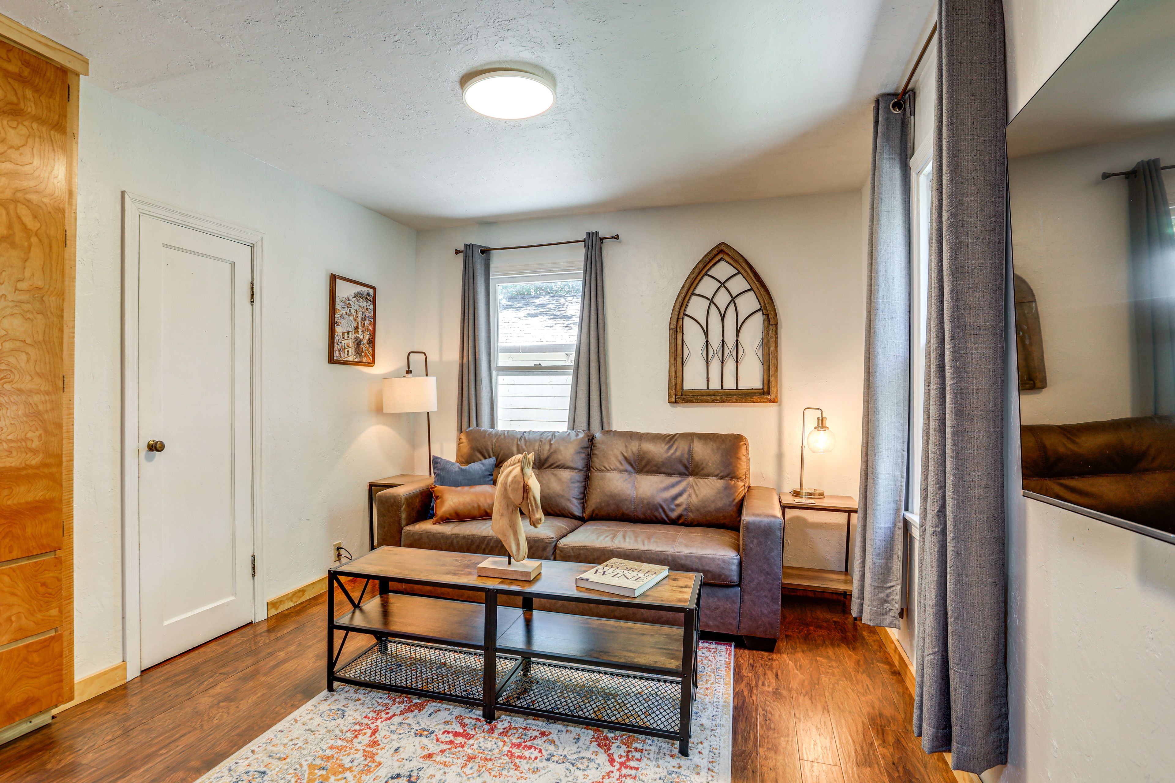 Living Room | Free WiFi | Space Heaters | Window A/C Unit