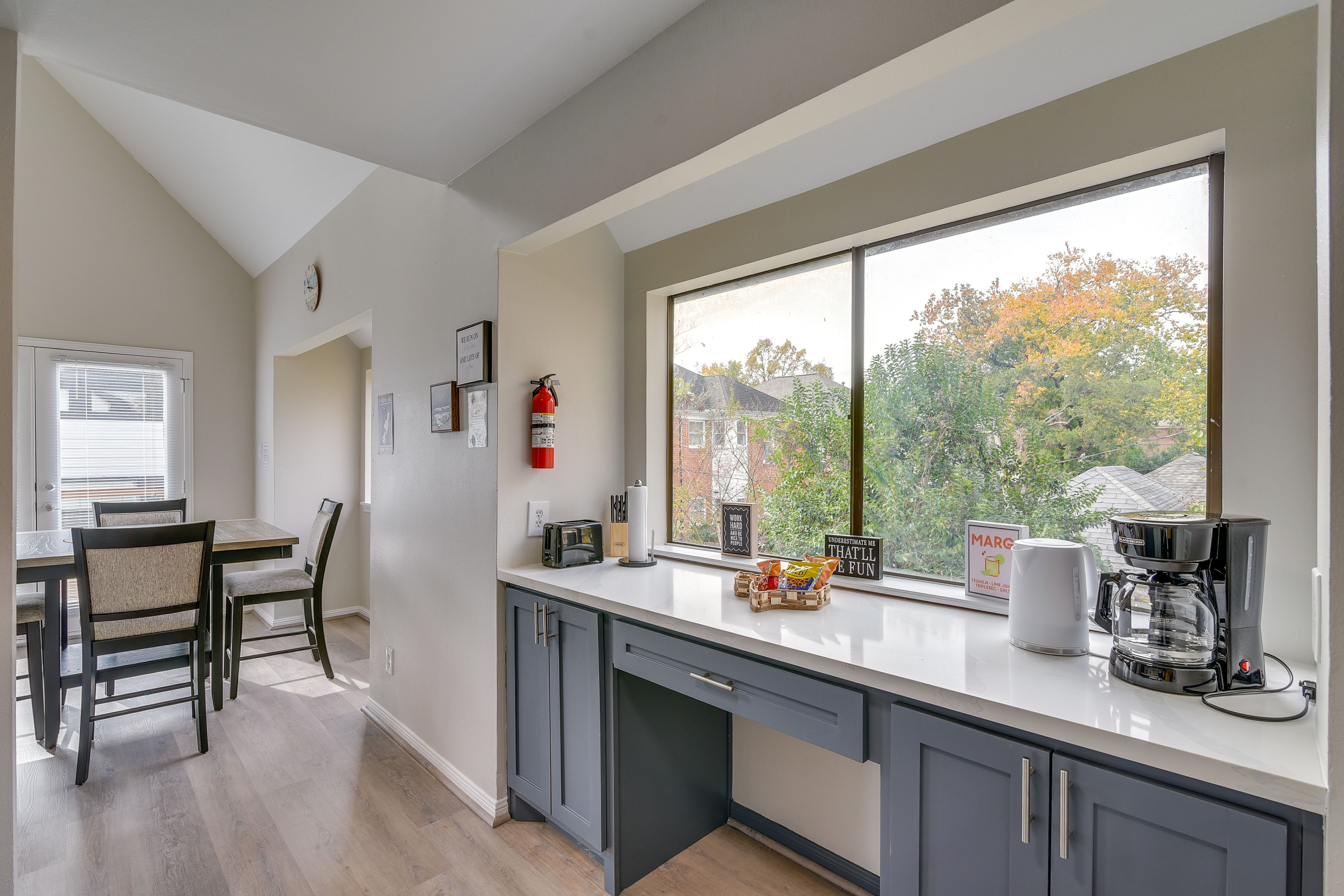 Kitchen | Dining Area