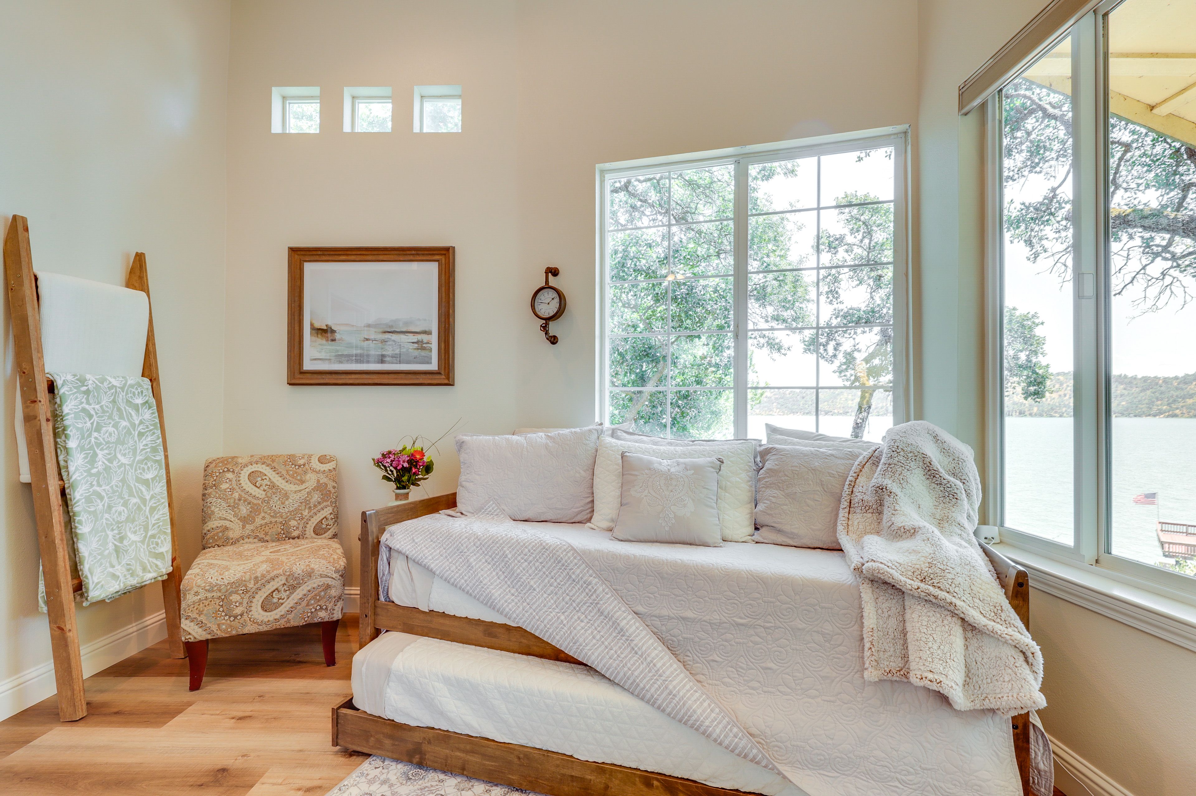 Studio | Queen Murphy Bed | Twin Daybed & Twin Trundle (Convertible to King Bed)