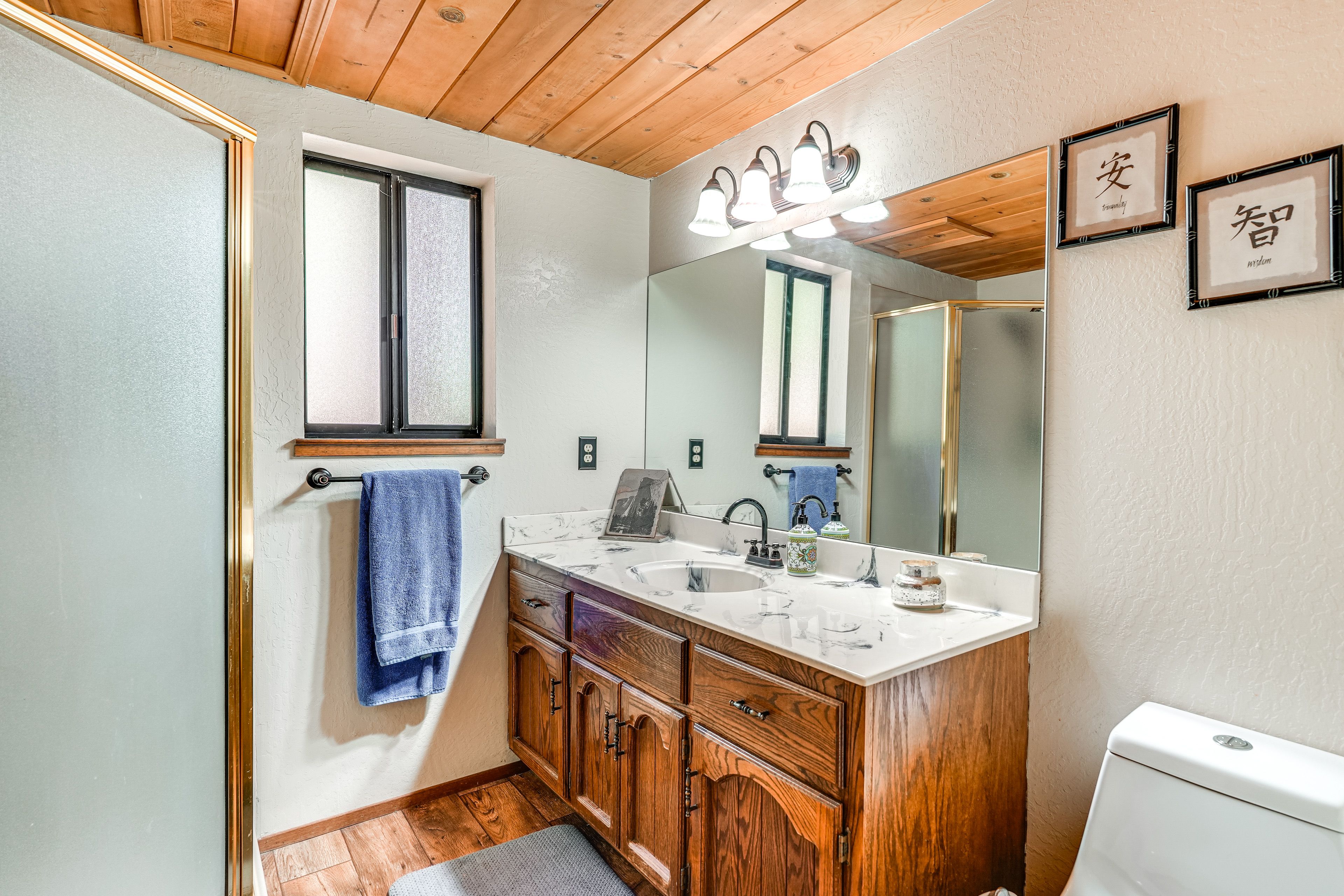 Full Bathroom | Main Level