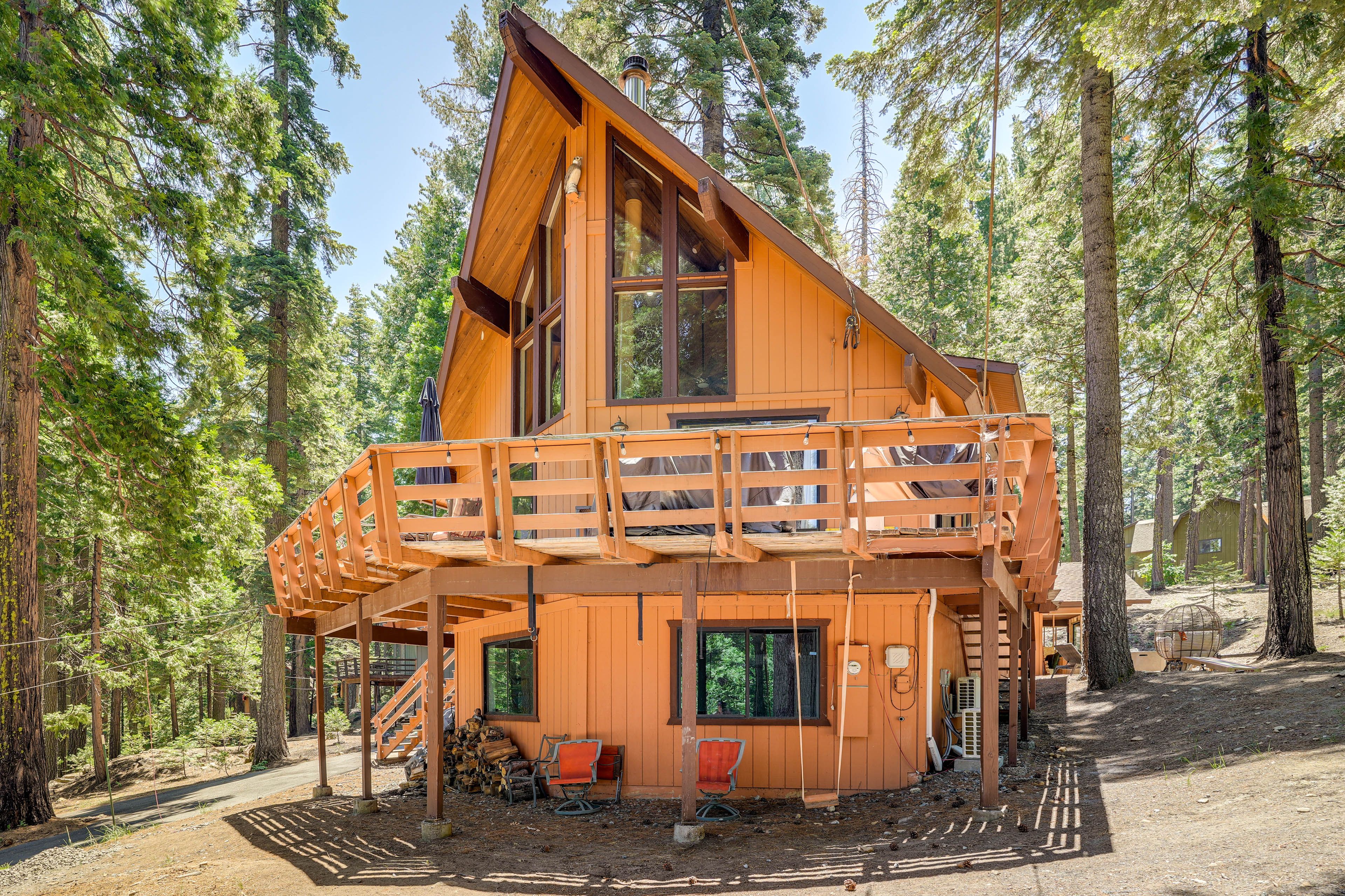 Camp Connell Vacation Rental | 2BR | 3BA | Stairs Required | 2,000 Sq Ft