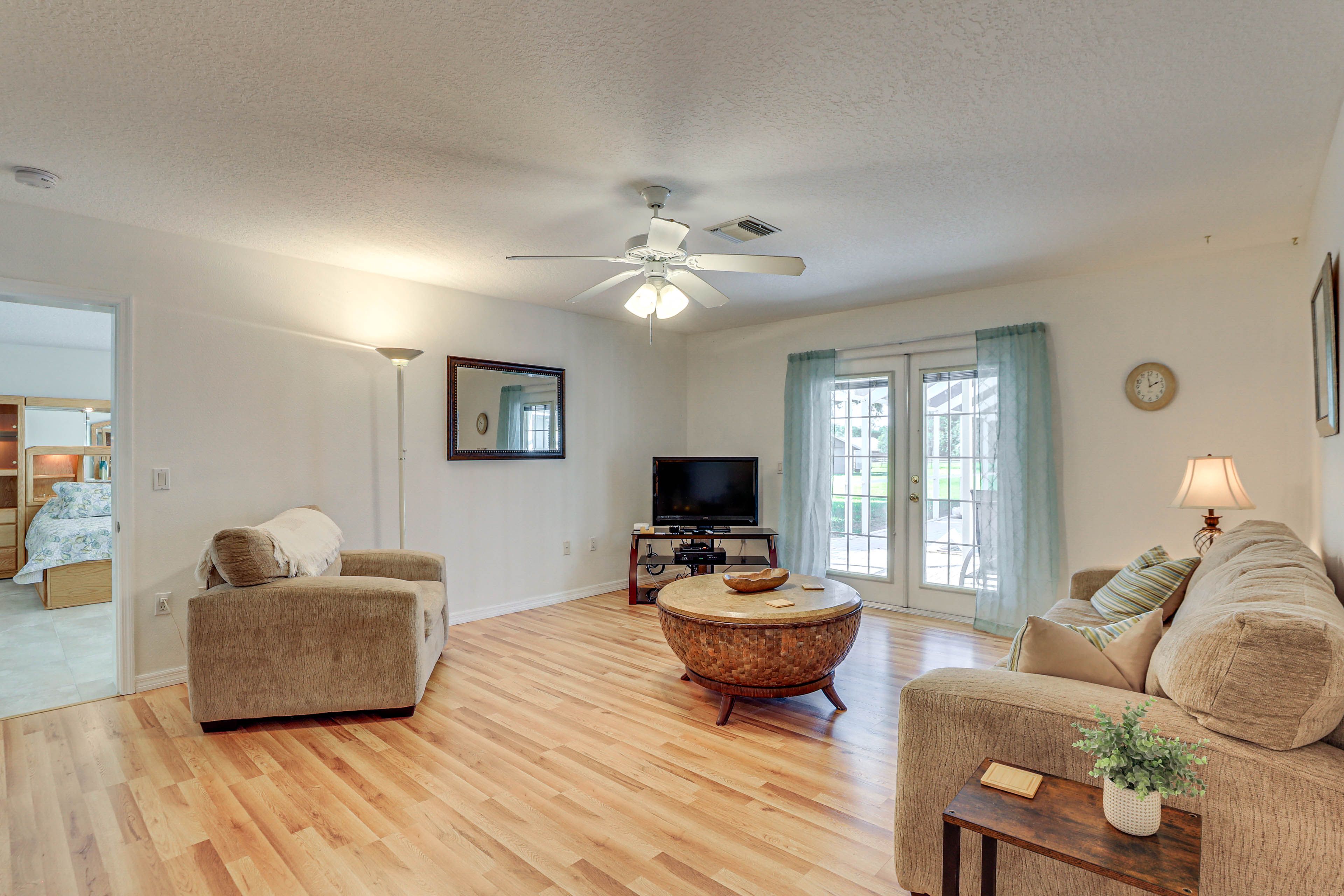 Living Room | Free WiFi | Central Heating & A/C