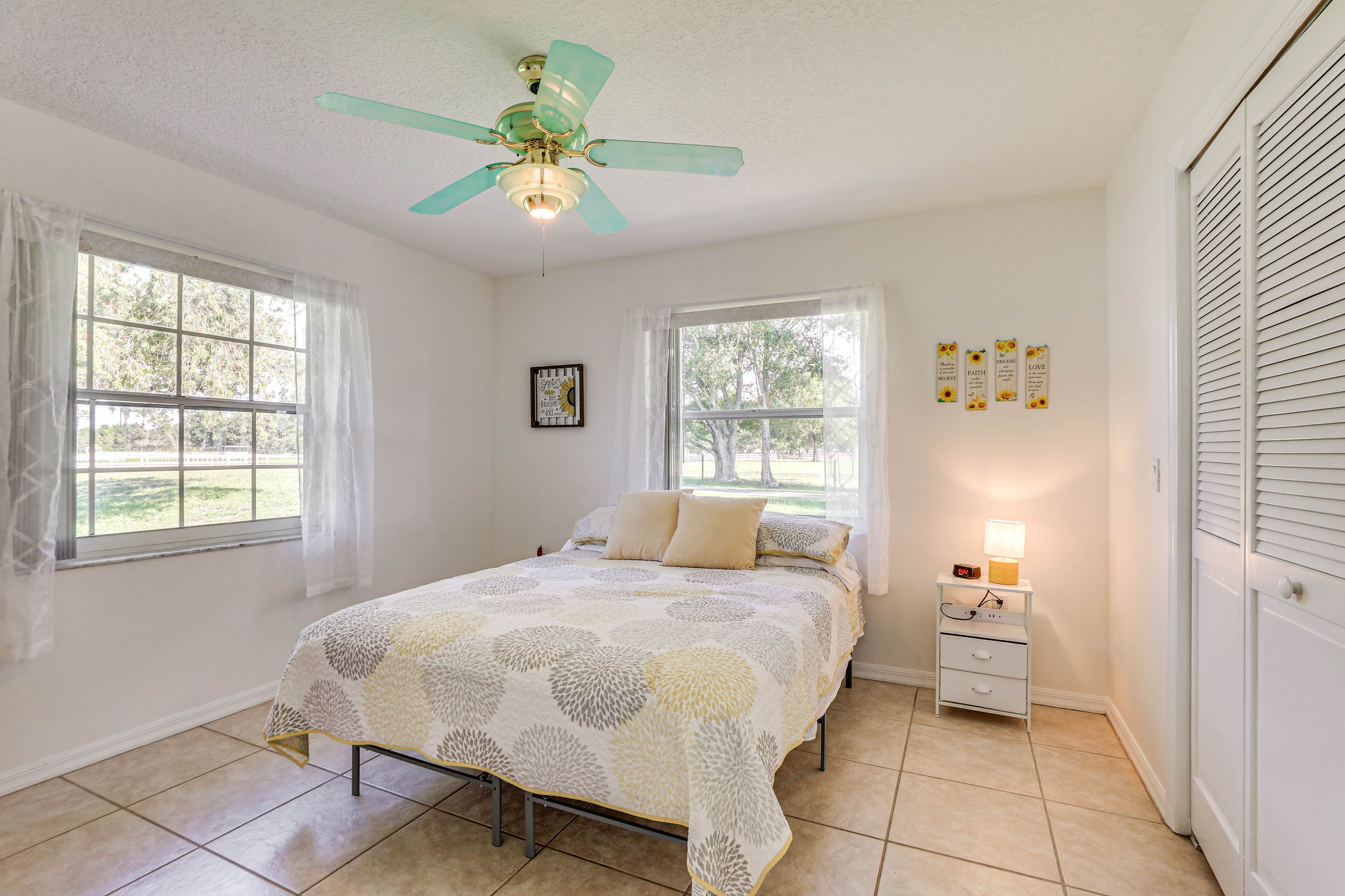 Bedroom 2 | Queen Bed
