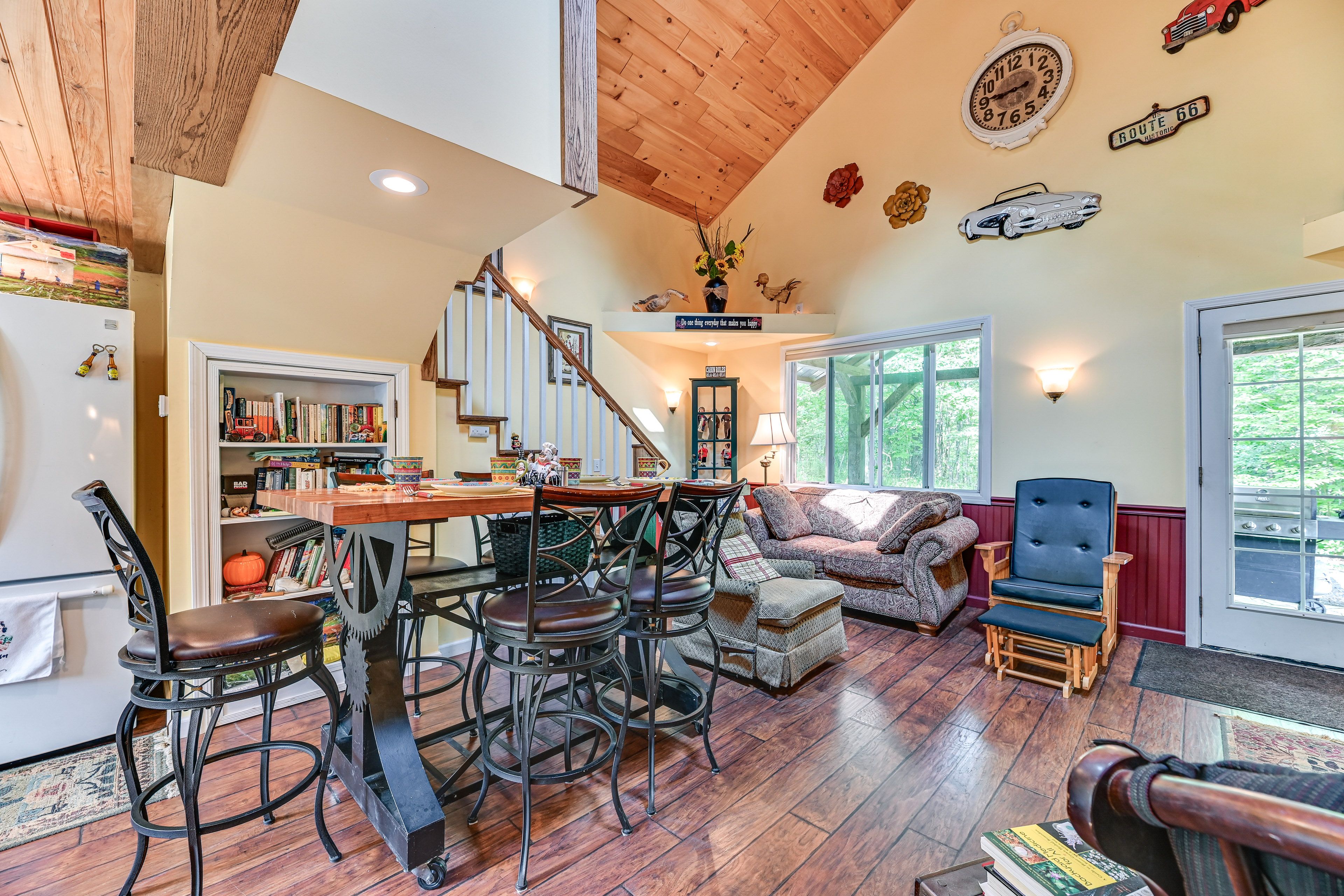 Dining Area | 1st Floor