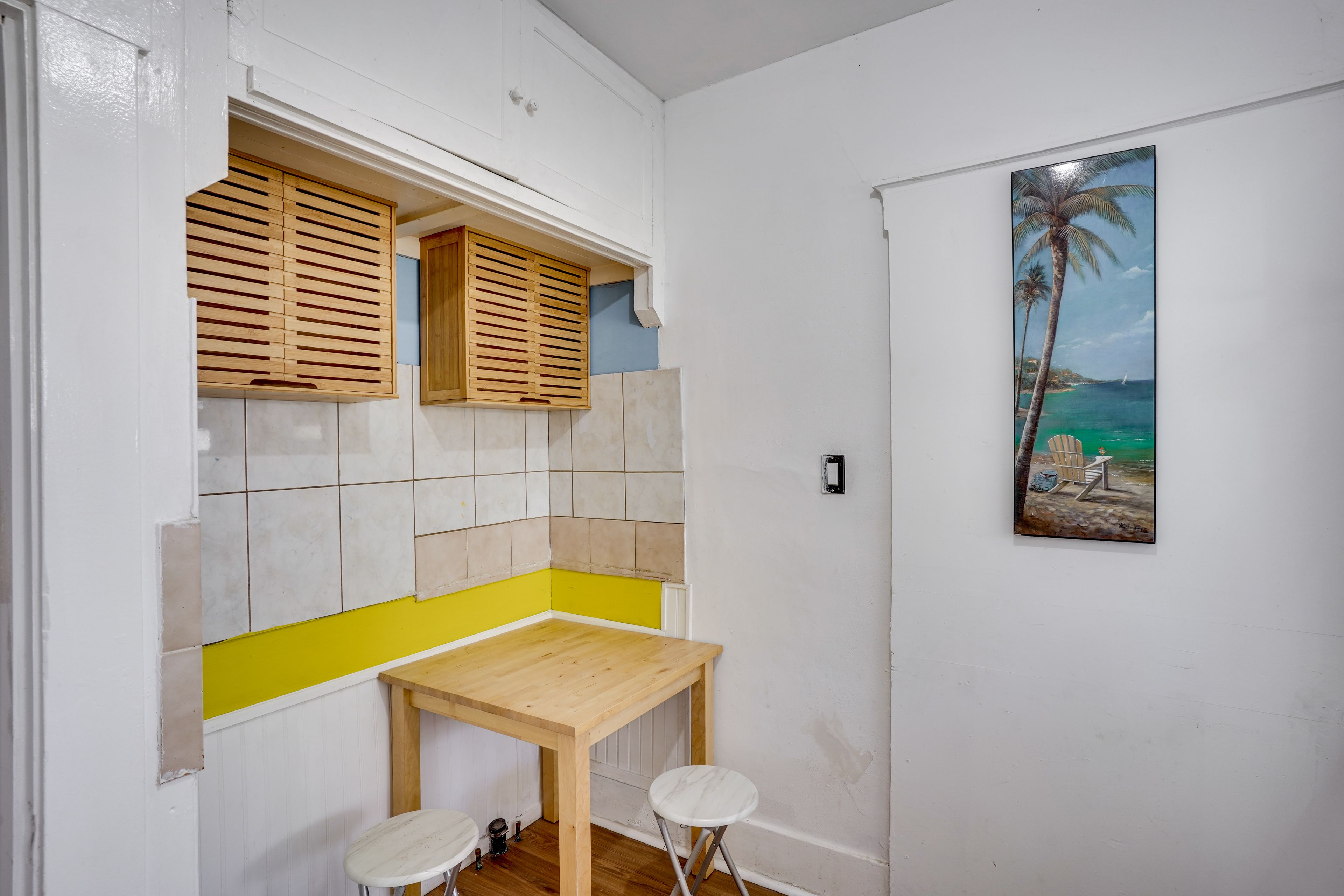 Dining Area | Dishware & Flatware