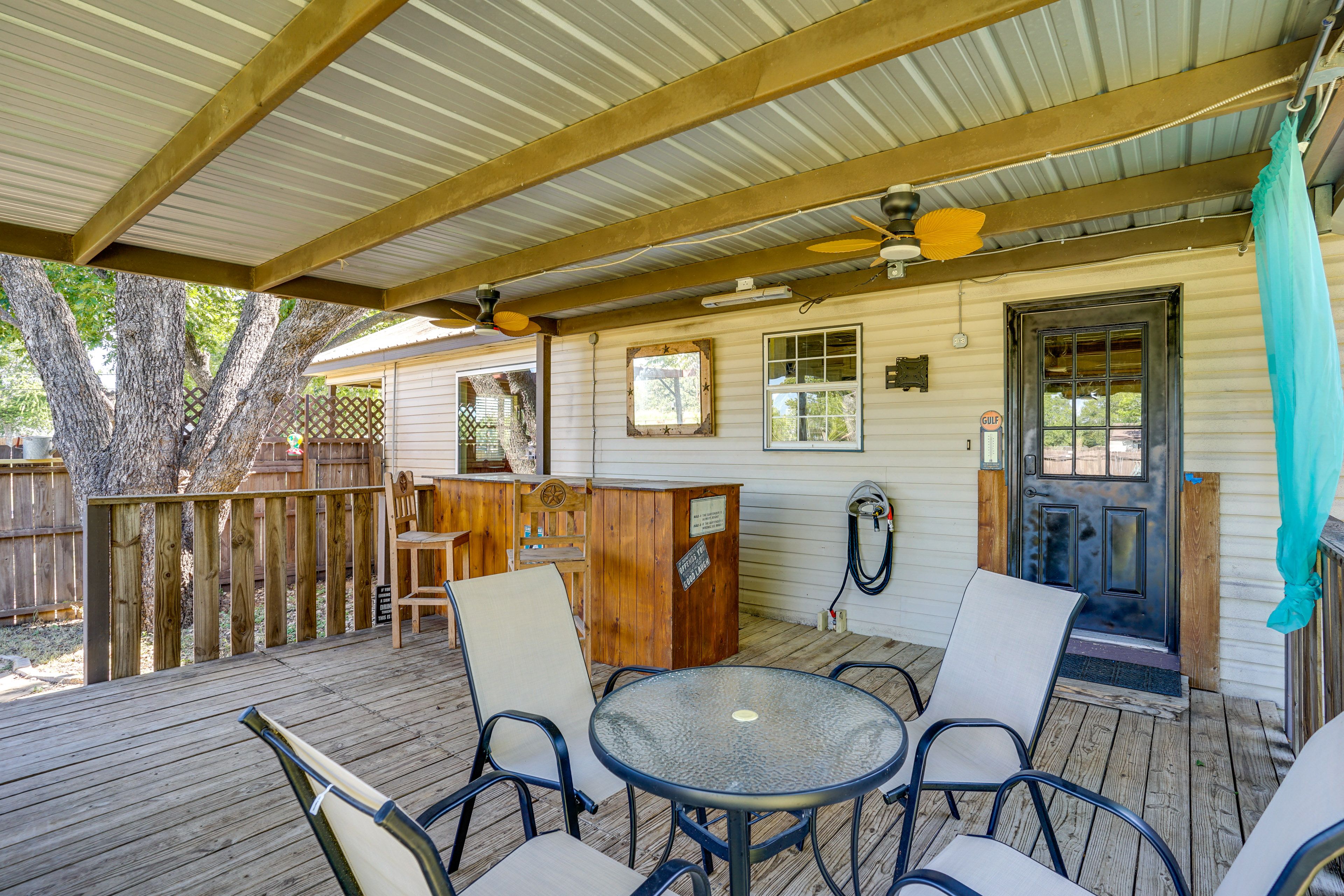Covered Deck | Bar | Dining Area
