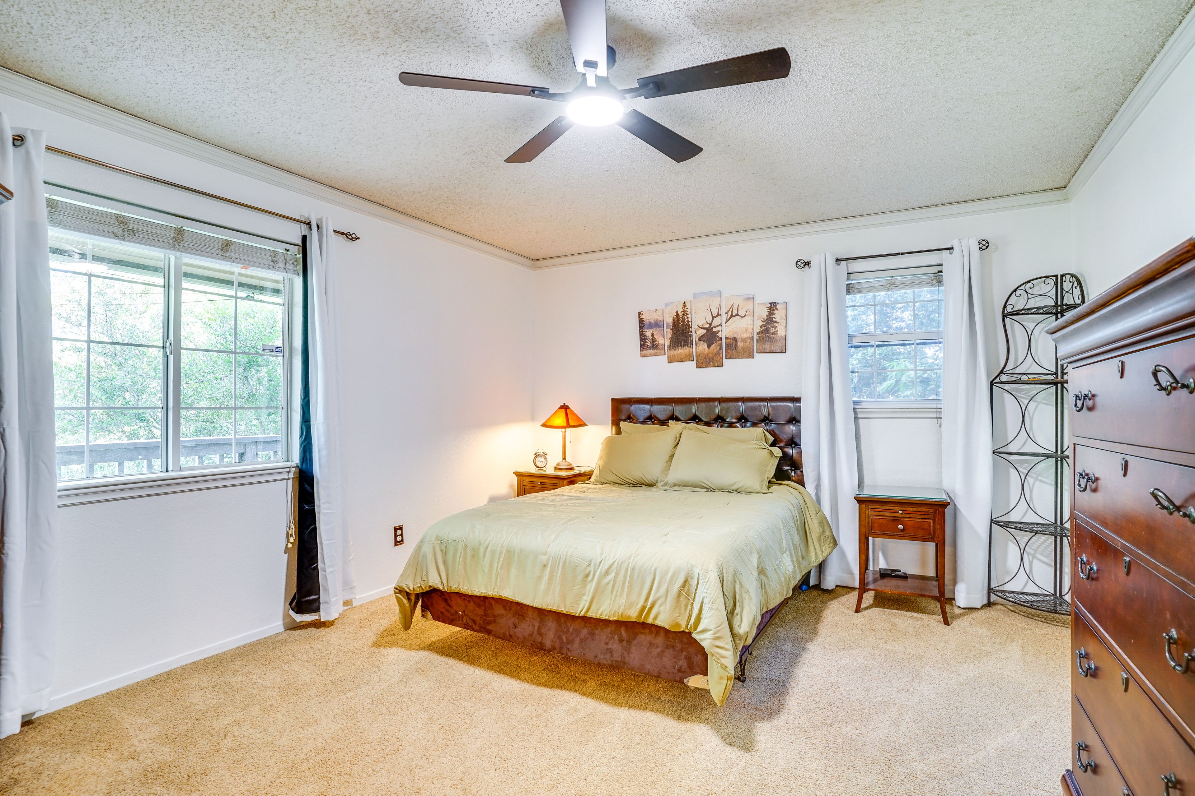 Bedroom 1 | Queen Bed