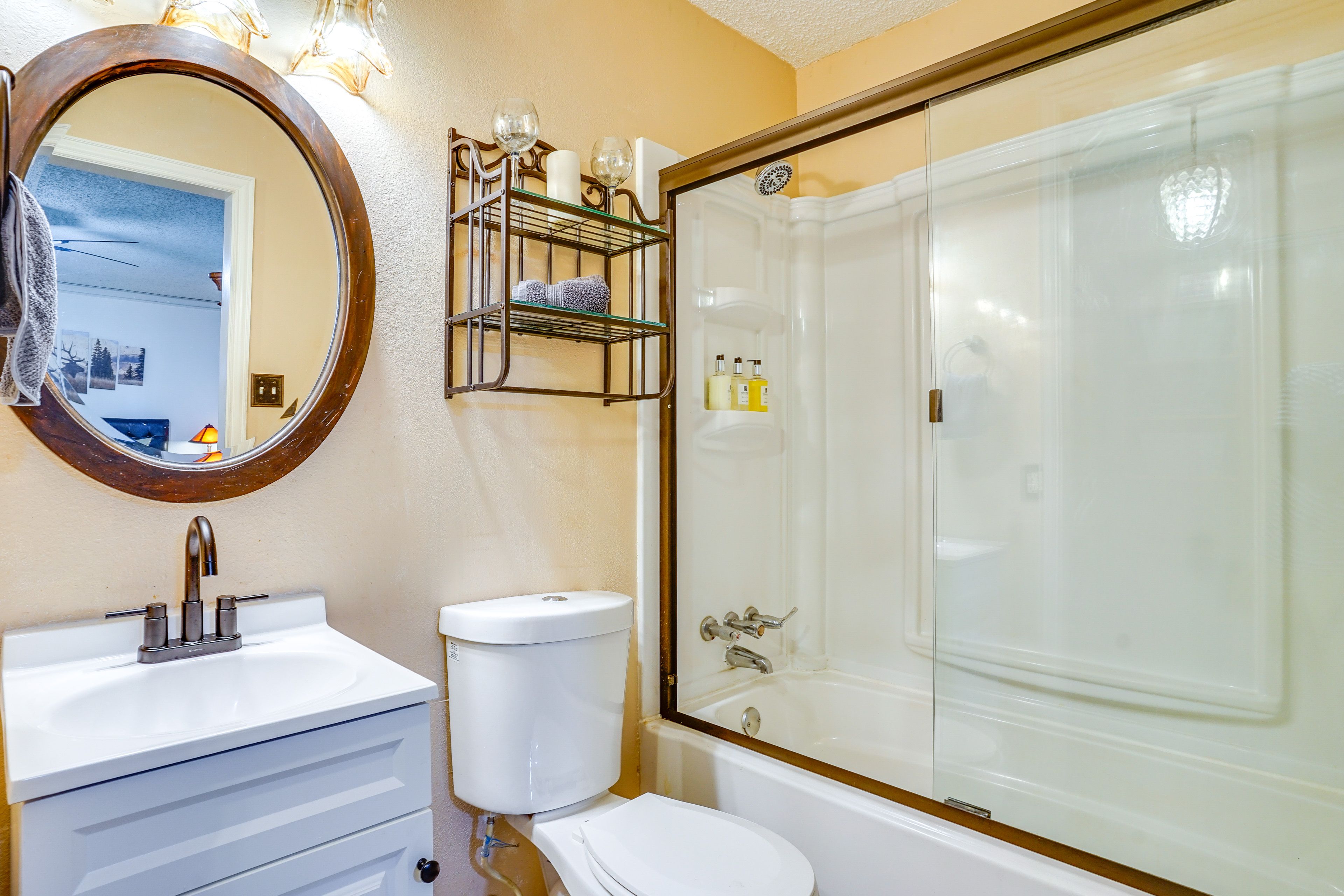 Bathroom | Towels Provided