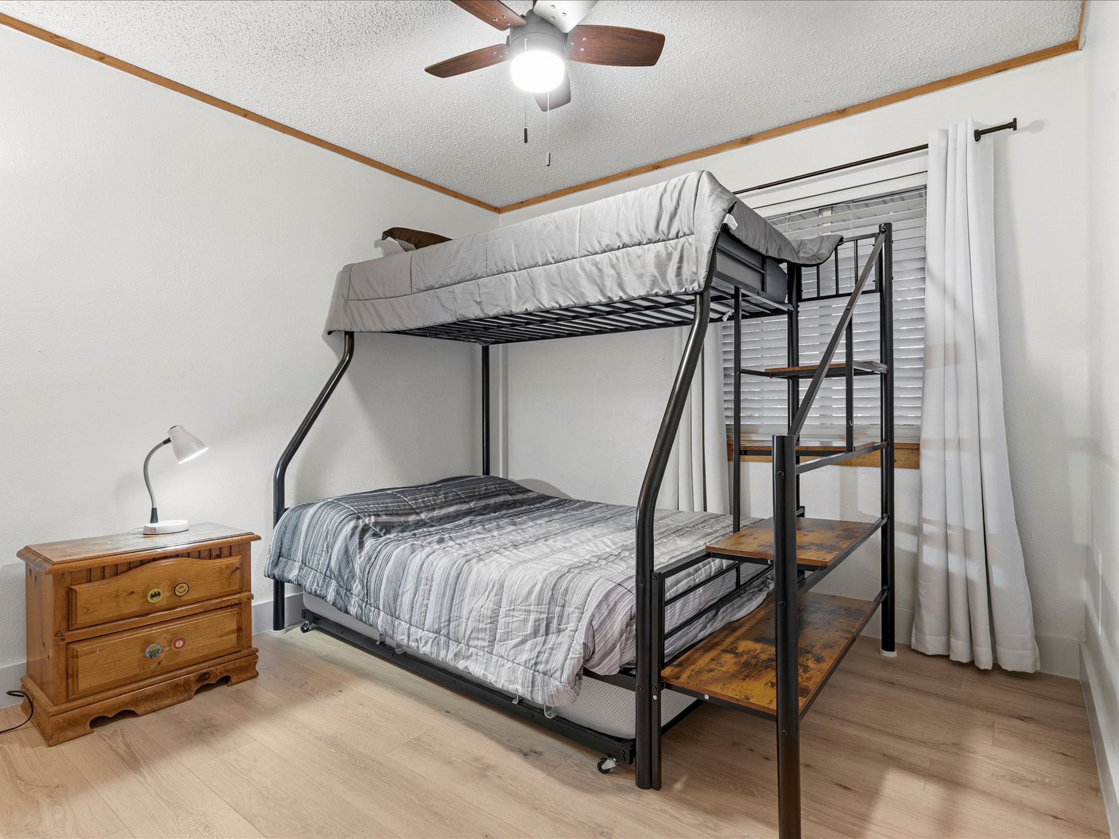 Bedroom 3 | Twin/Full Bunk Bed w/ Full Trundle