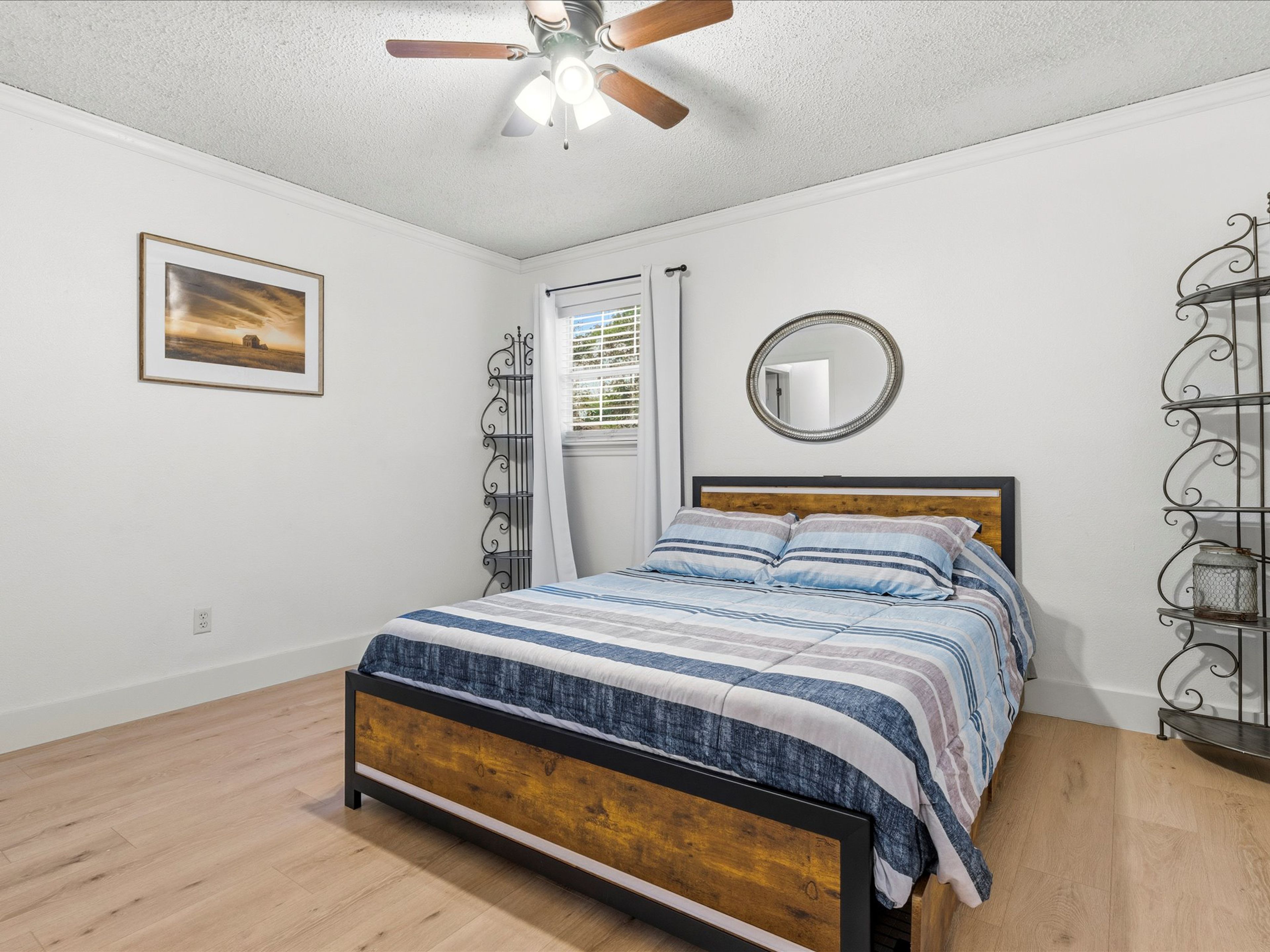 Bedroom 2 | Queen Bed