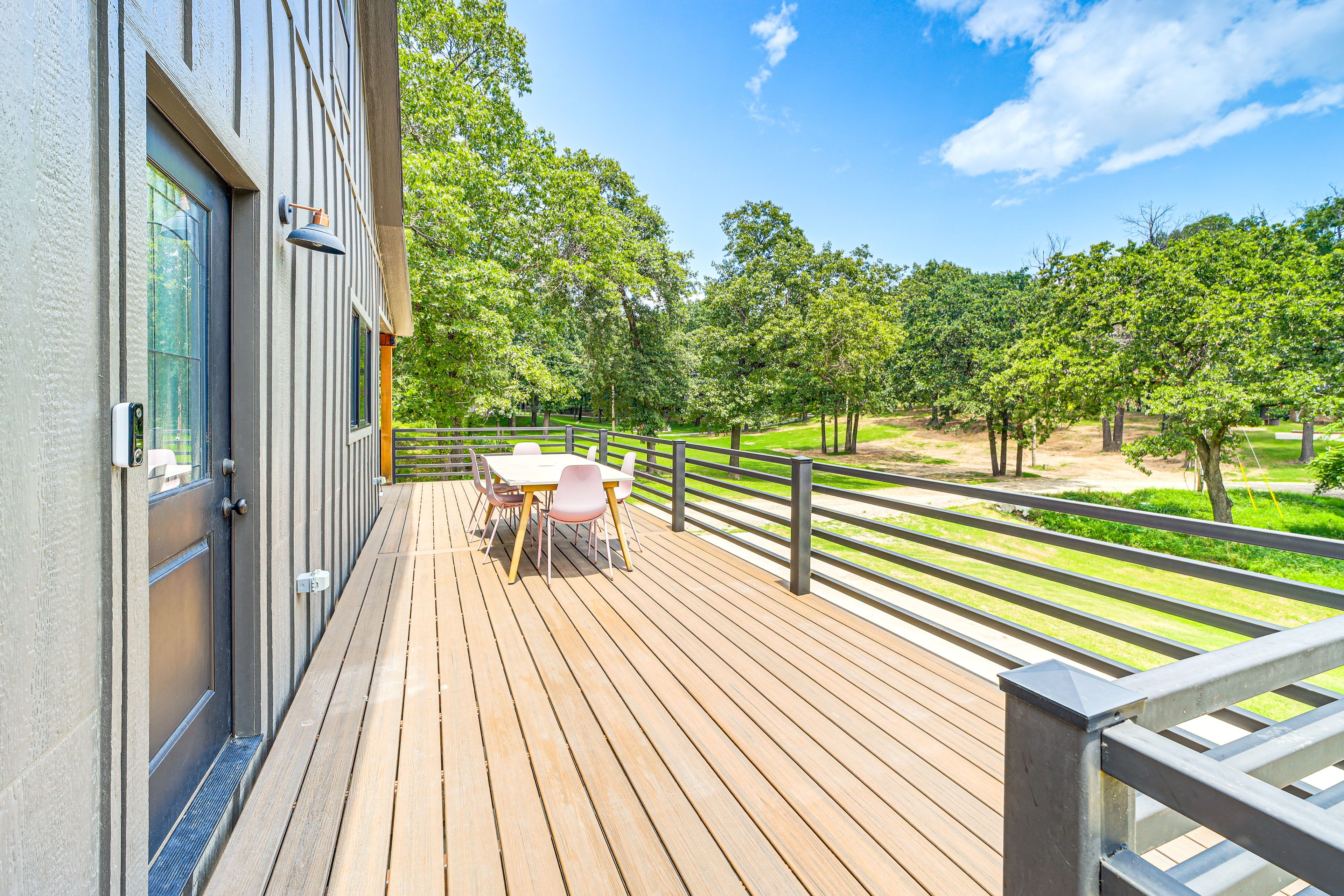 Private Deck | Outdoor Dining