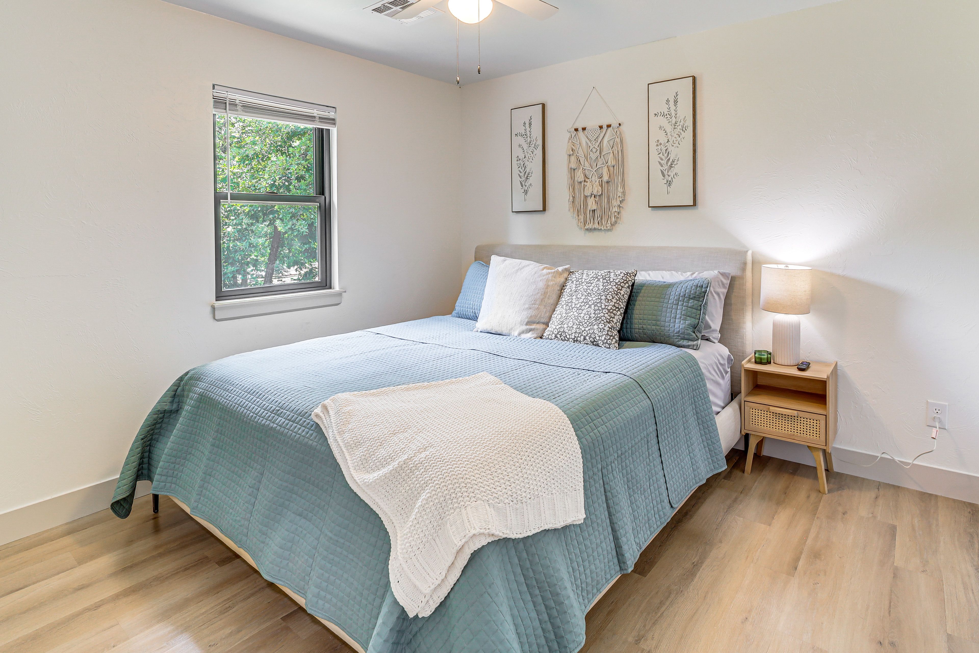 Bedroom 1 | King Bed | Smart TV | 1st Floor