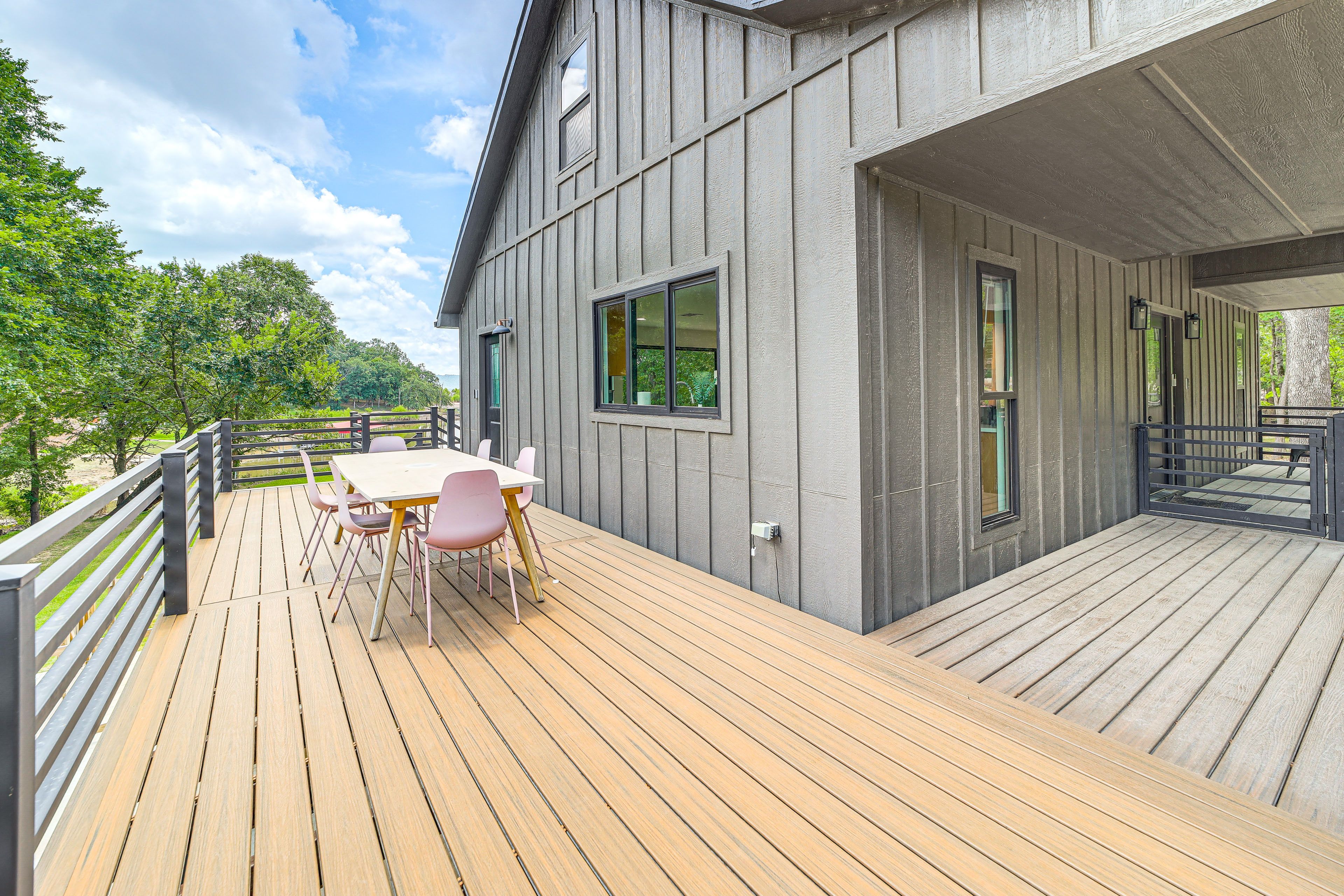Private Deck | Outdoor Dining