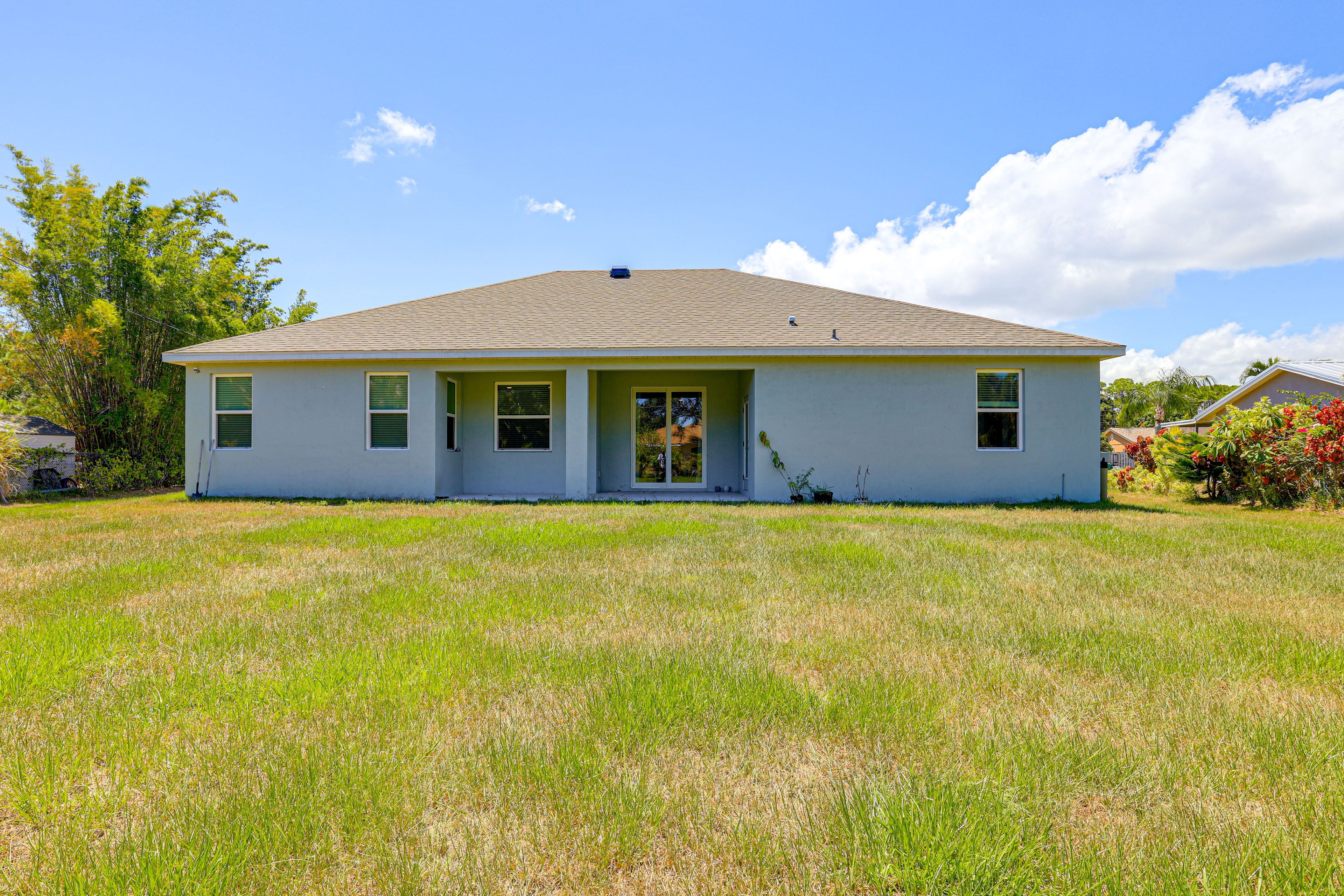 Private Backyard | Covered Patio